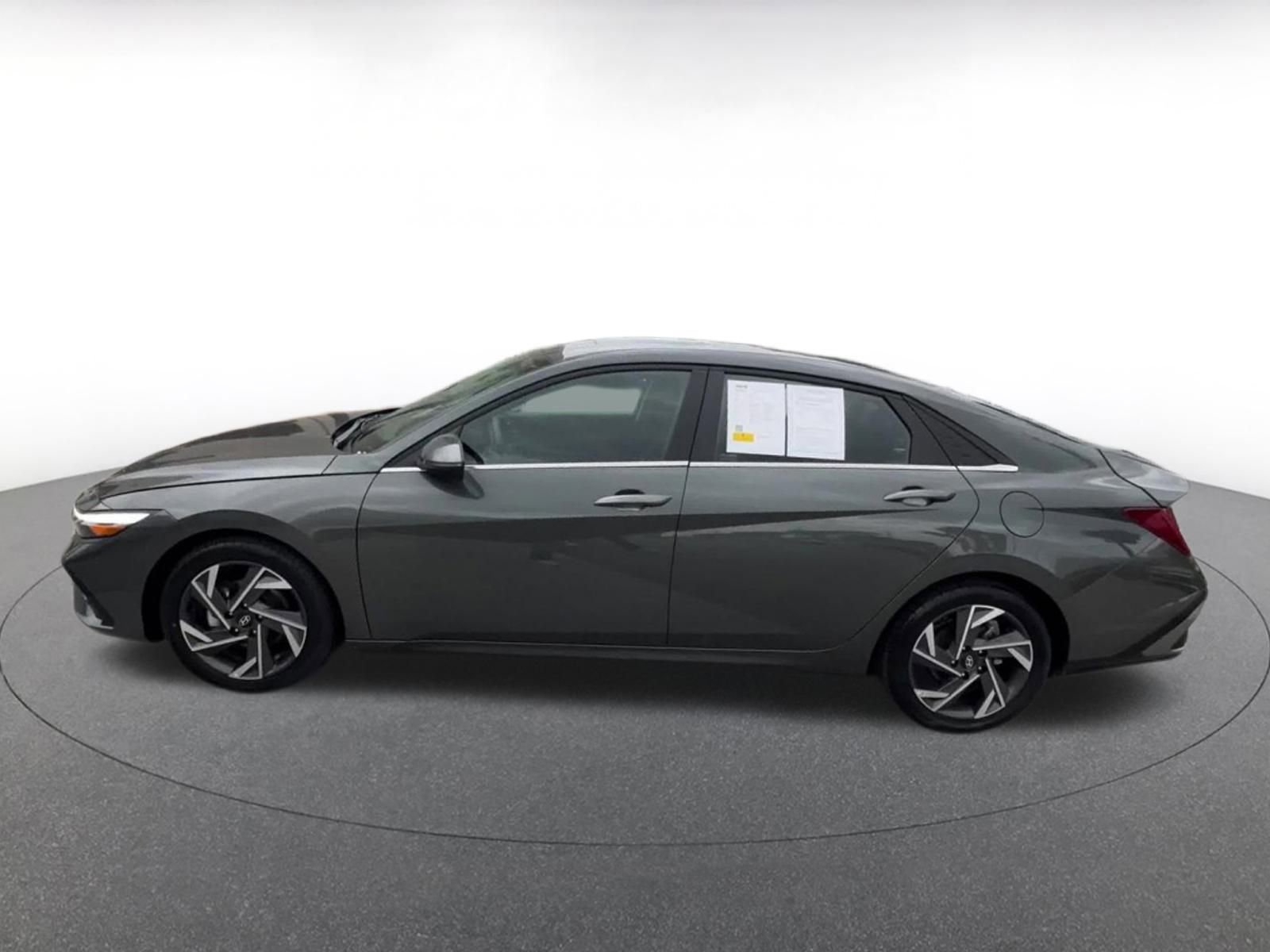 Thumbnail: 2025 Hyundai Elantra - 9