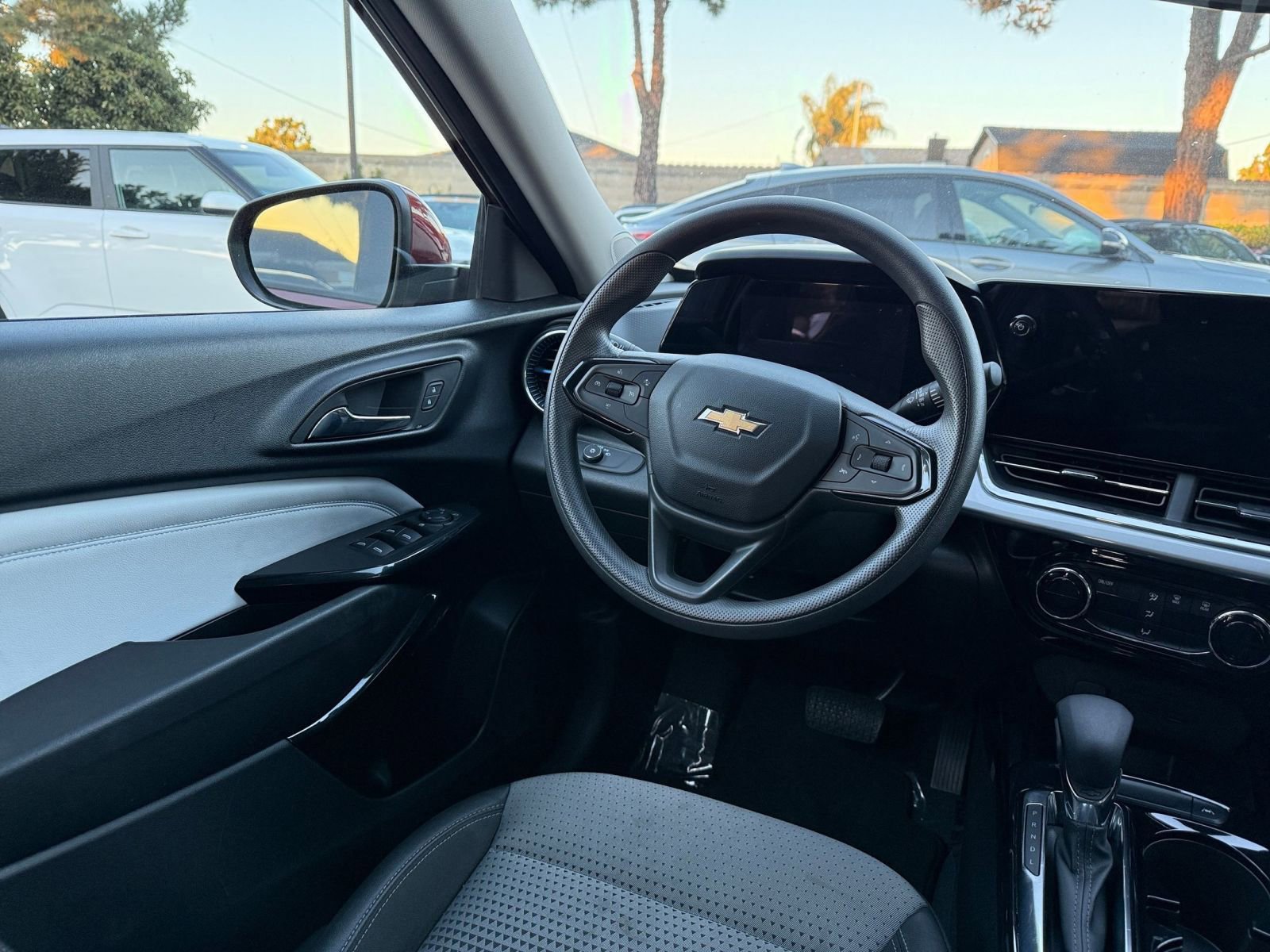 Thumbnail: 2025 Chevrolet Trax - 32