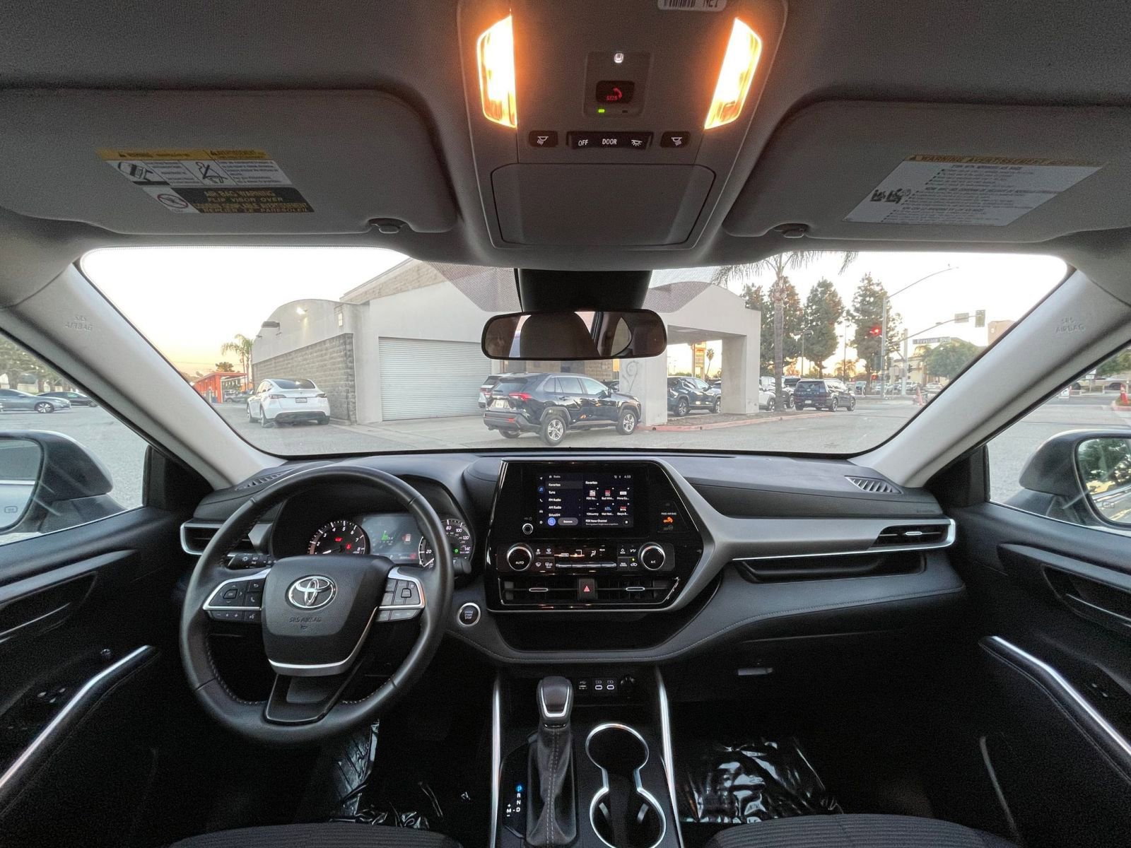 Thumbnail: 2025 Toyota Highlander - 35