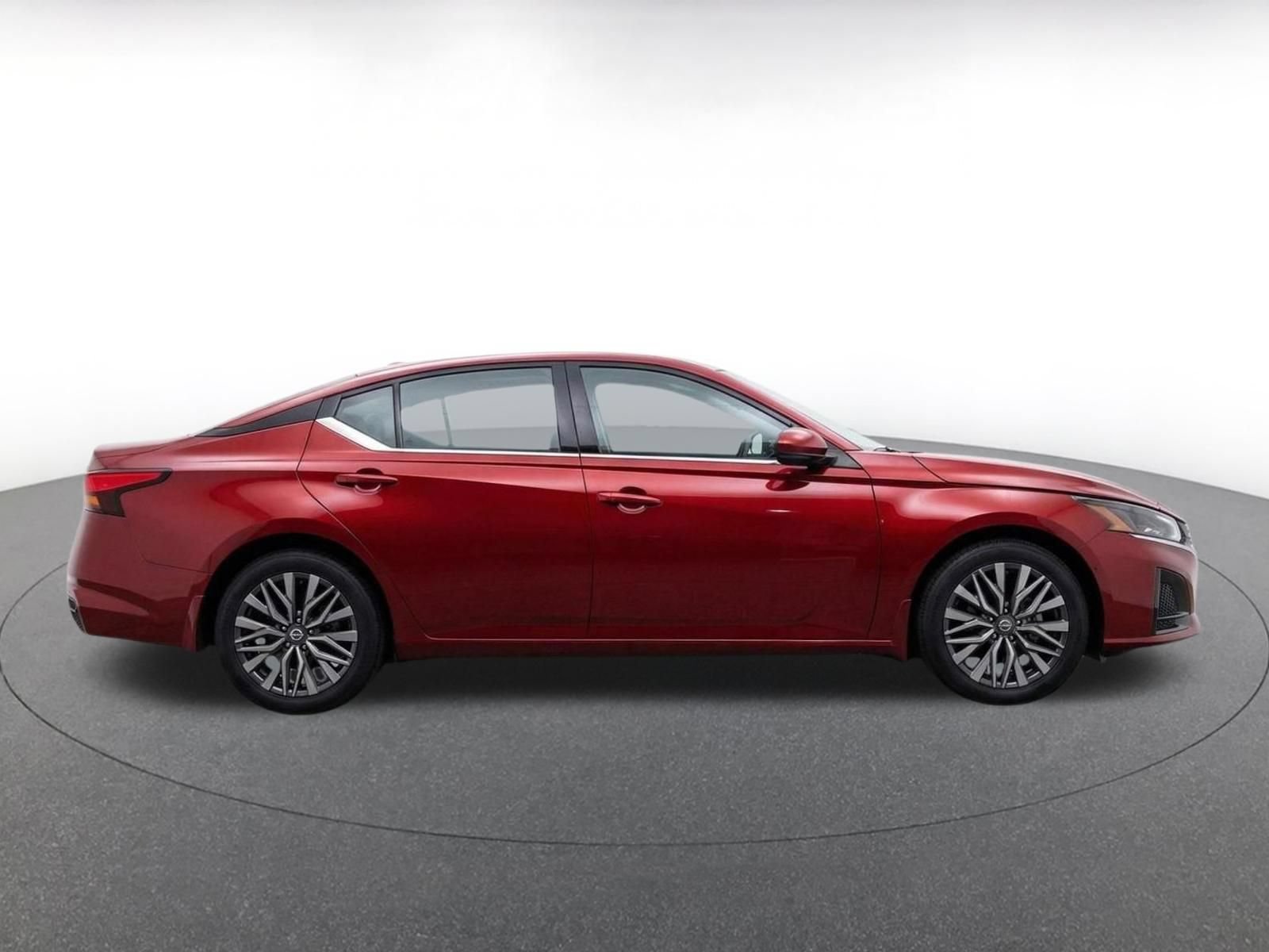 Thumbnail: 2025 Nissan Altima - 10