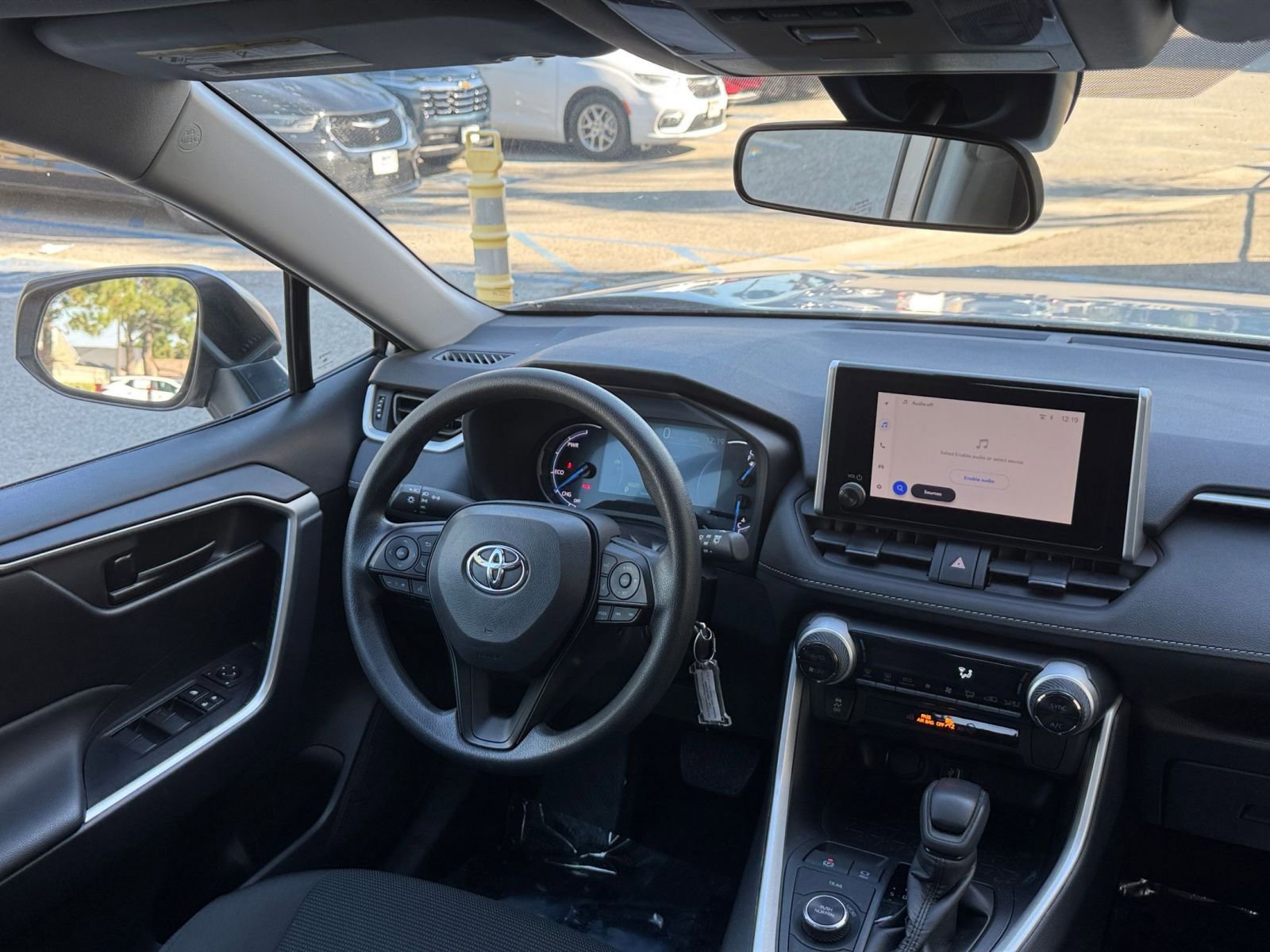 Thumbnail: 2025 Toyota RAV4 - 33