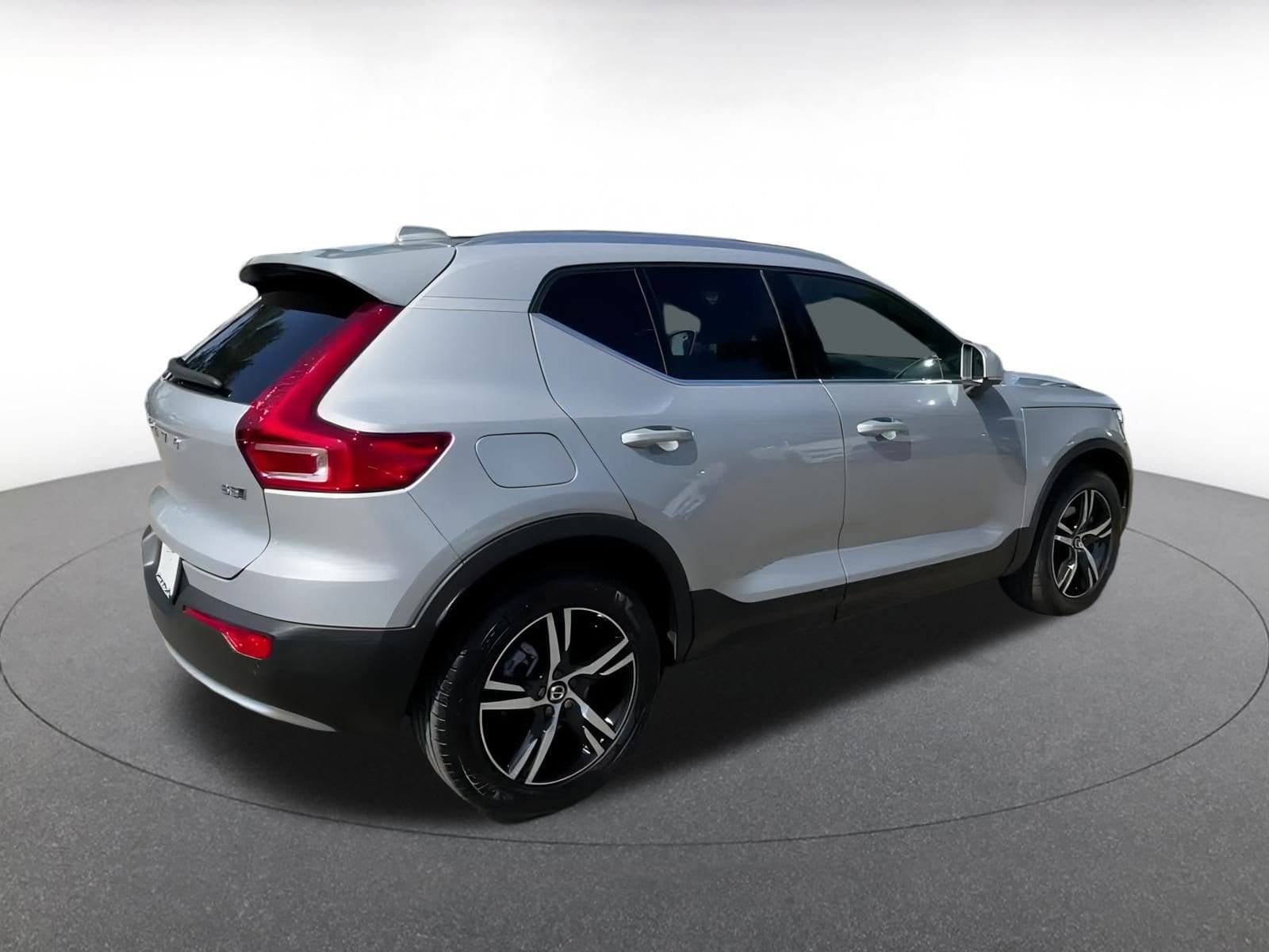 Thumbnail: 2024 Volvo XC40 - 15