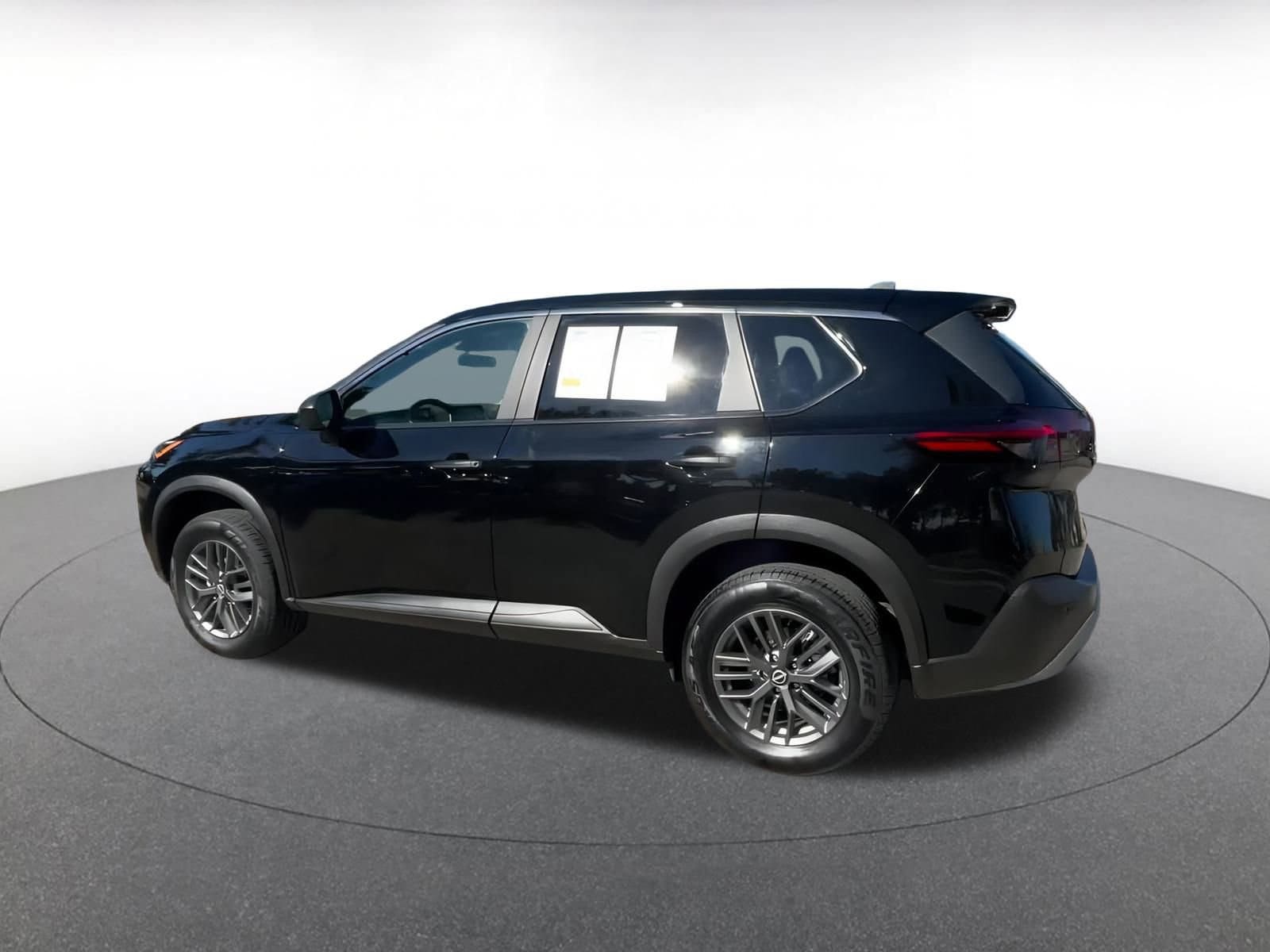 Thumbnail: 2023 Nissan Rogue - 10