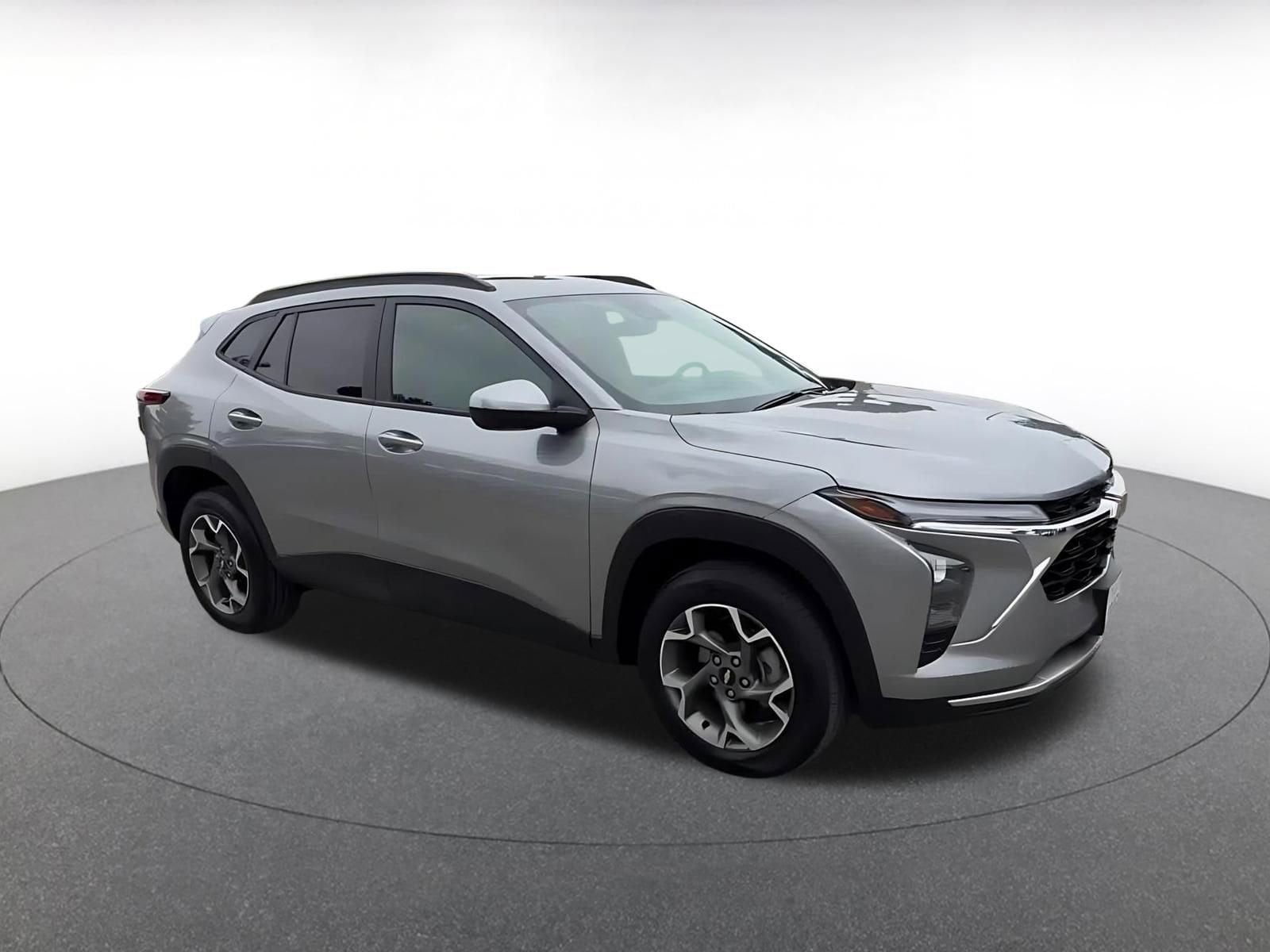 Thumbnail: 2025 Chevrolet Trax - 2