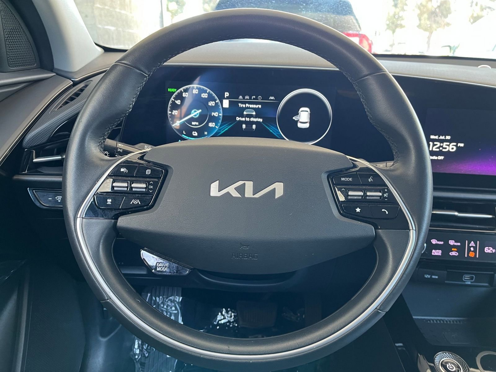 Thumbnail: 2023 Kia Niro - 31