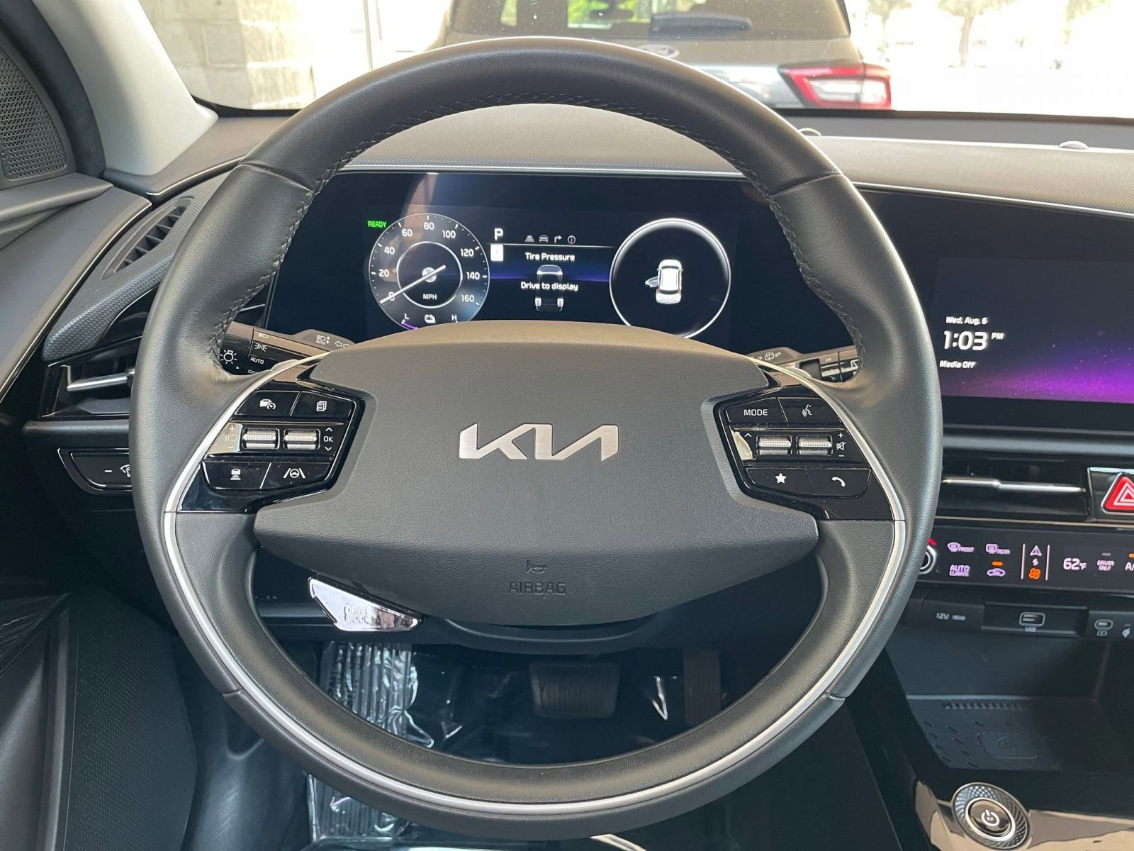 Thumbnail: 2023 Kia Niro - 31