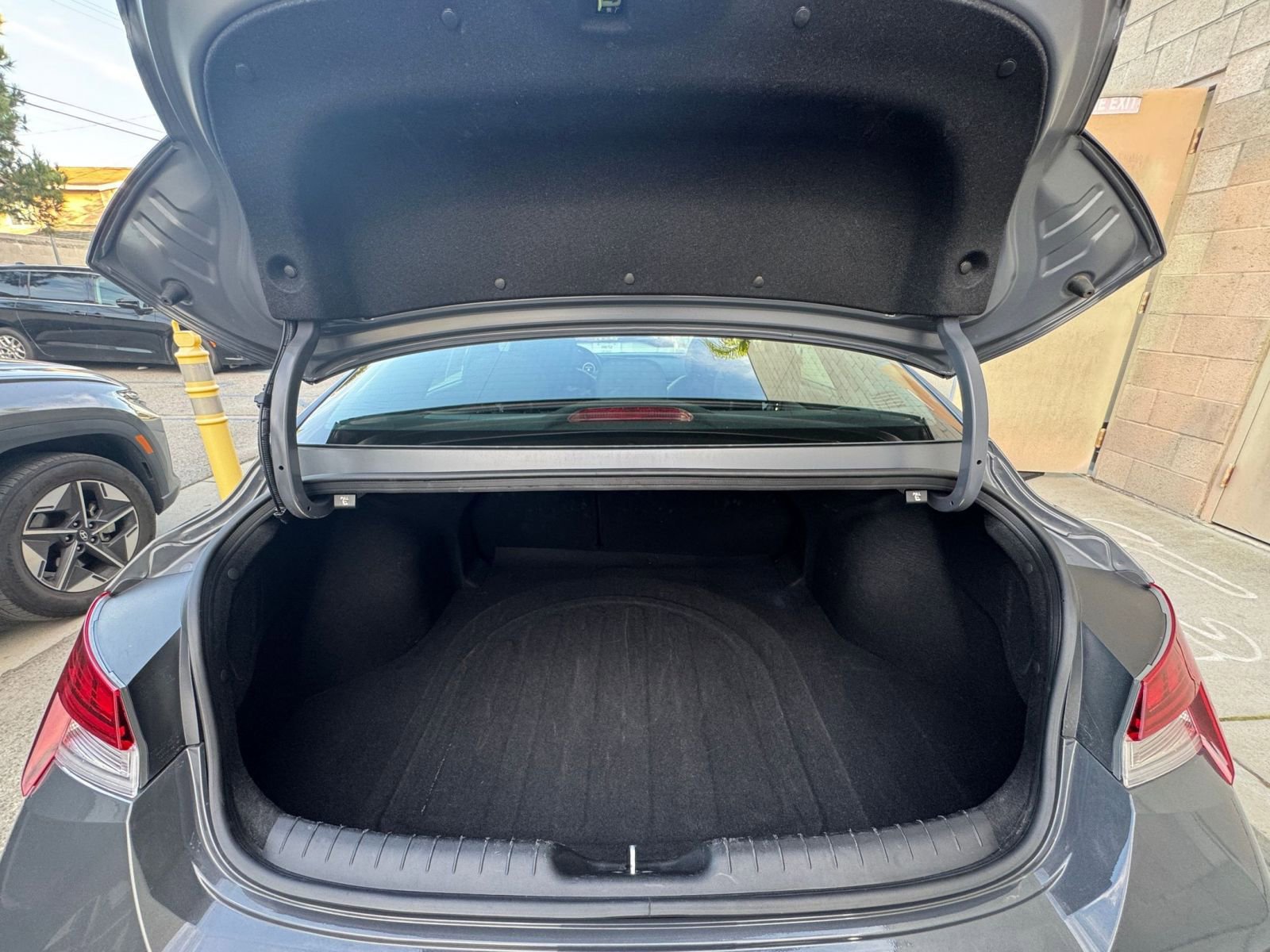 Thumbnail: 2025 Hyundai Elantra - 33