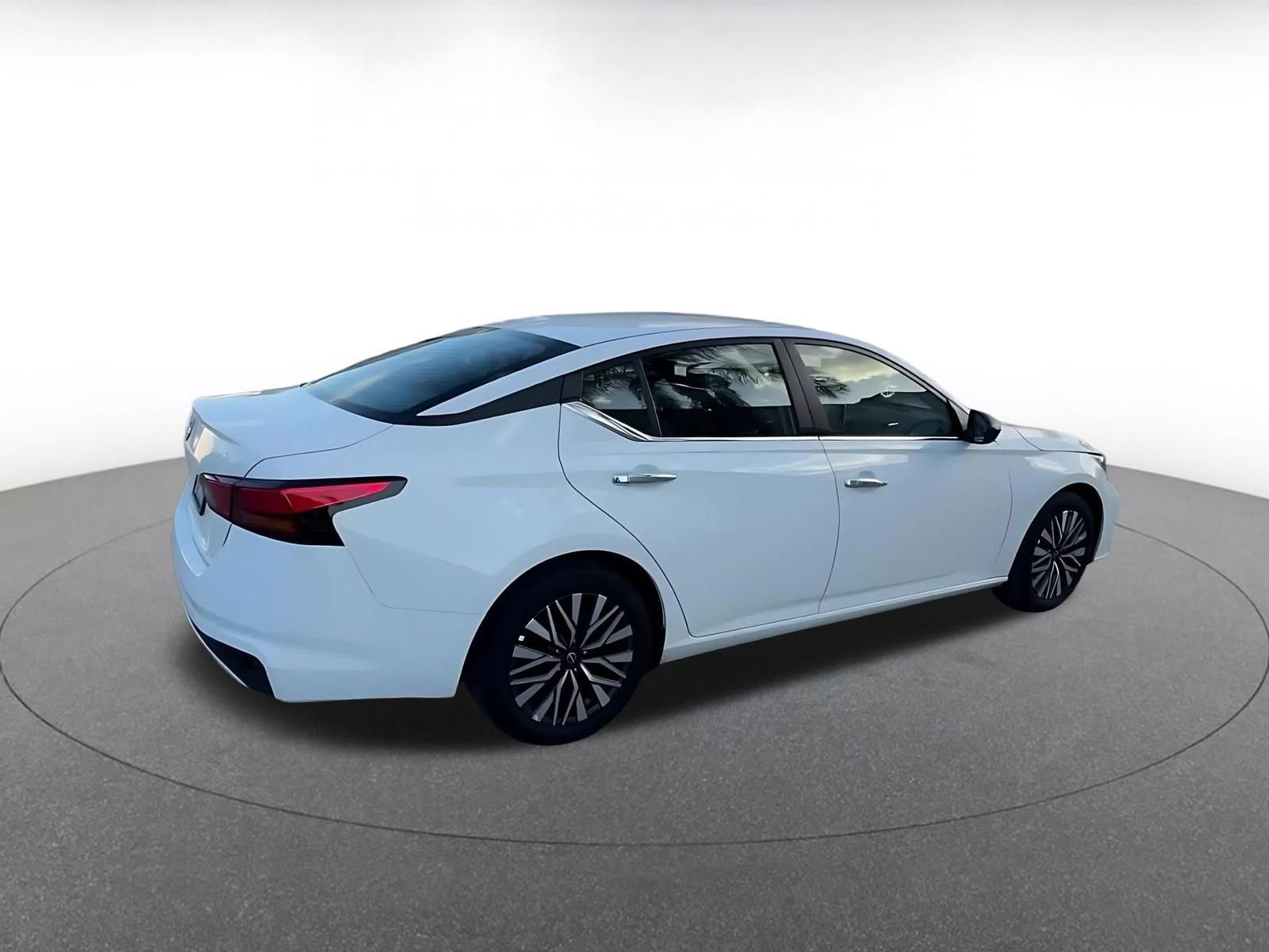 Thumbnail: 2025 Nissan Altima - 15