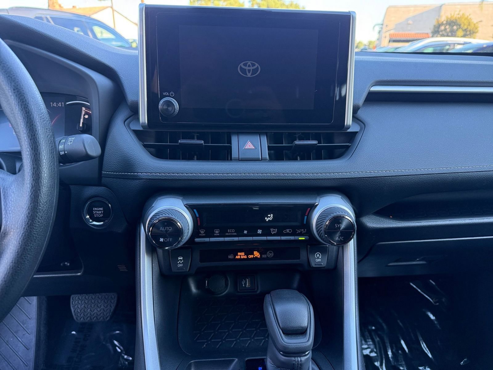 Thumbnail: 2025 Toyota RAV4 - 18