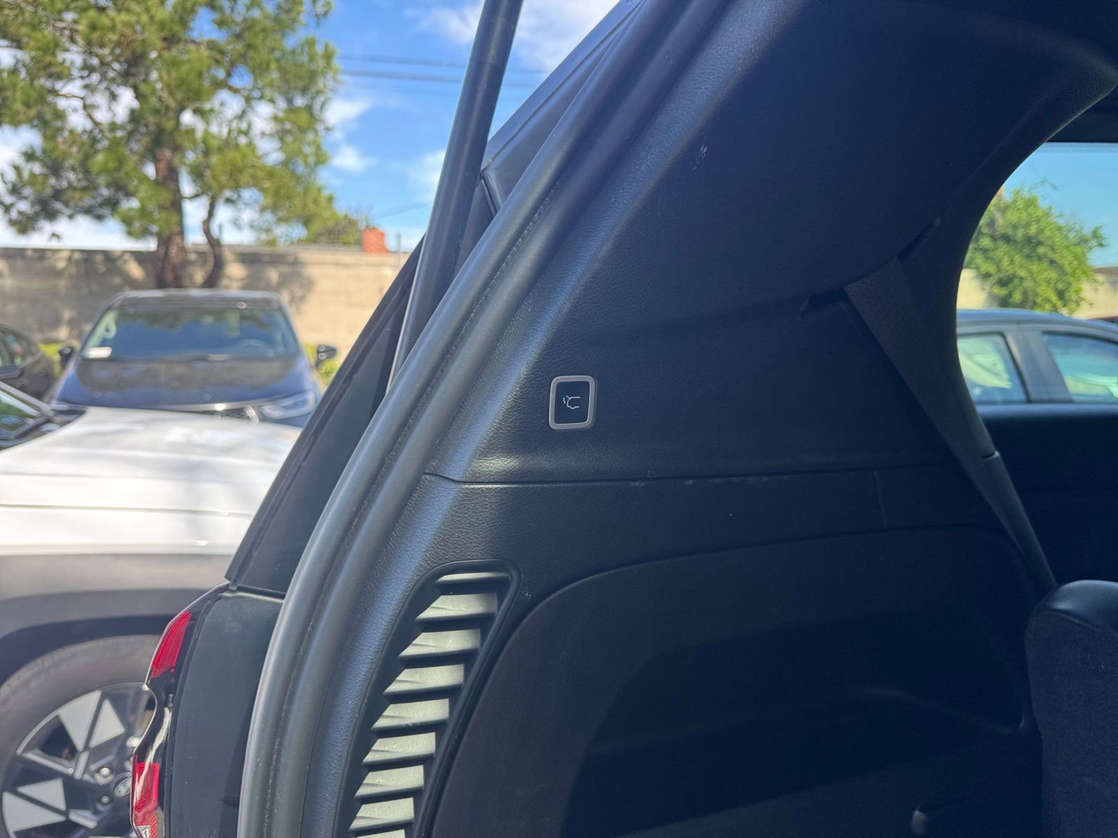 Thumbnail: 2025 Chrysler Pacifica - 23