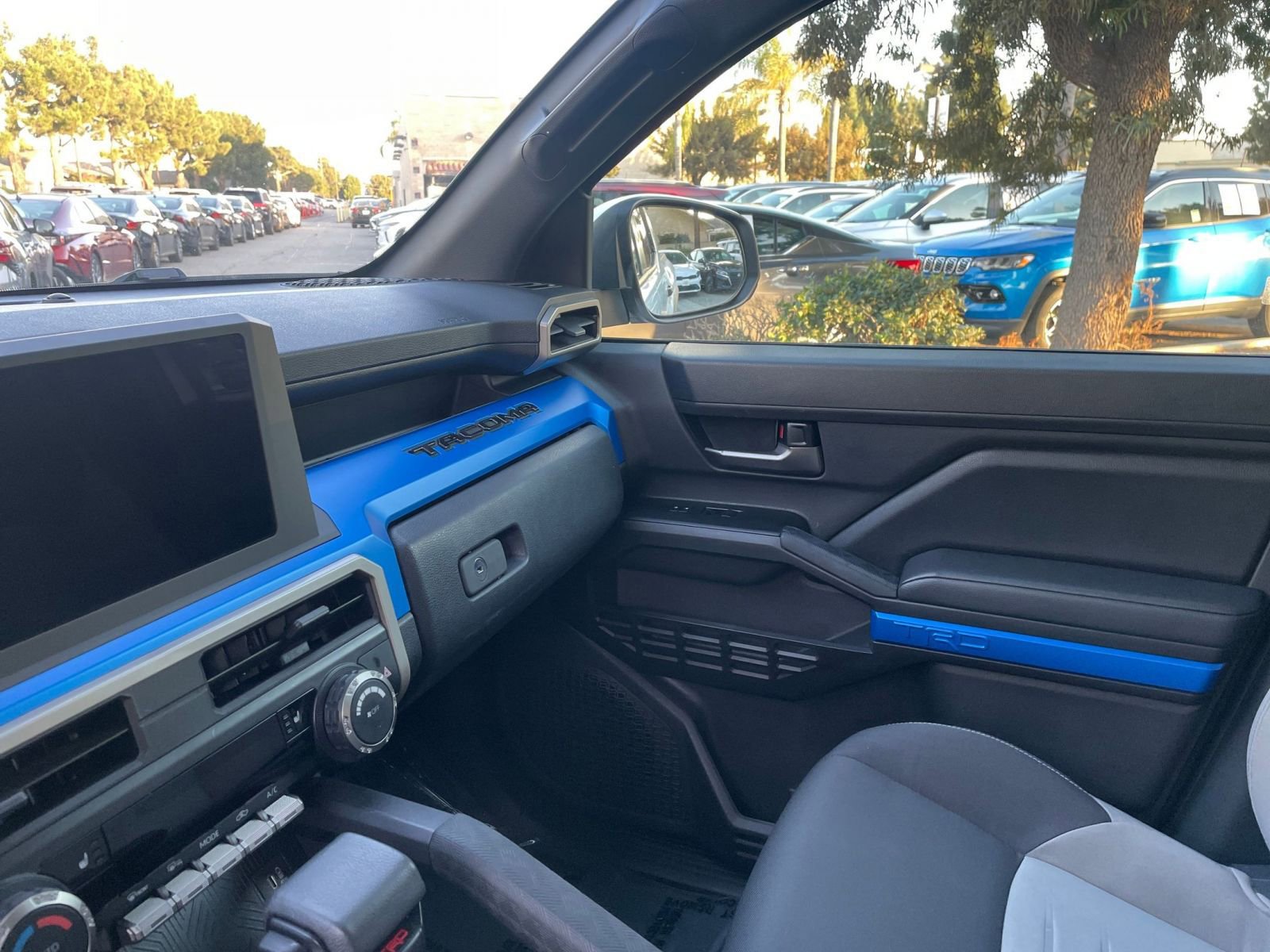 Thumbnail: 2025 Toyota Tacoma - 31