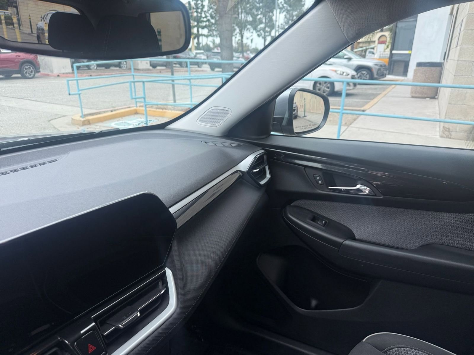 Thumbnail: 2025 Chevrolet TrailBlazer - 32