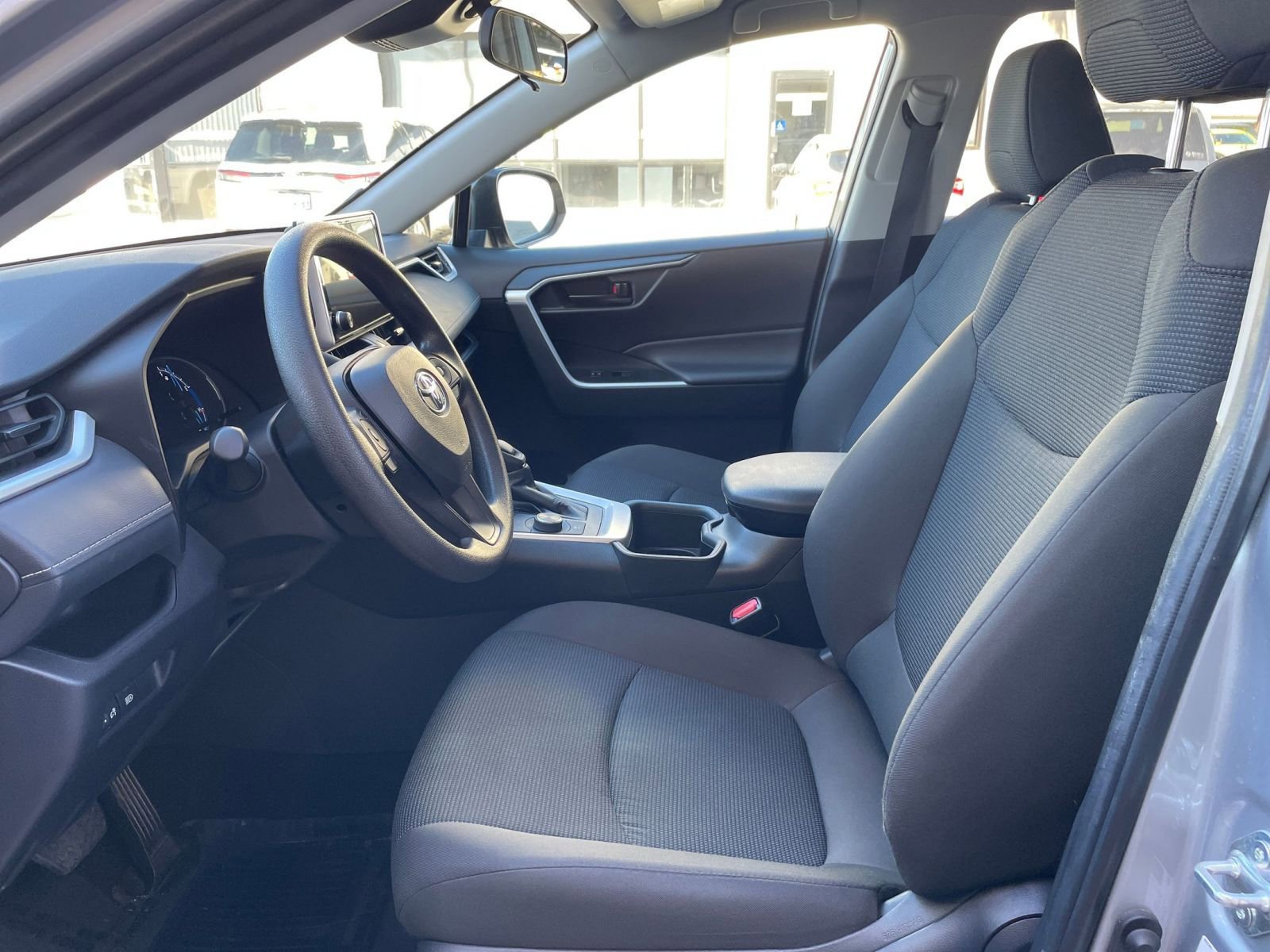 Thumbnail: 2025 Toyota RAV4 - 27