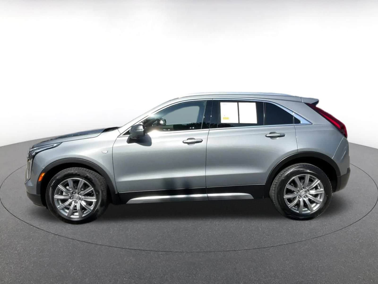 Thumbnail: 2023 Cadillac XT4 - 8