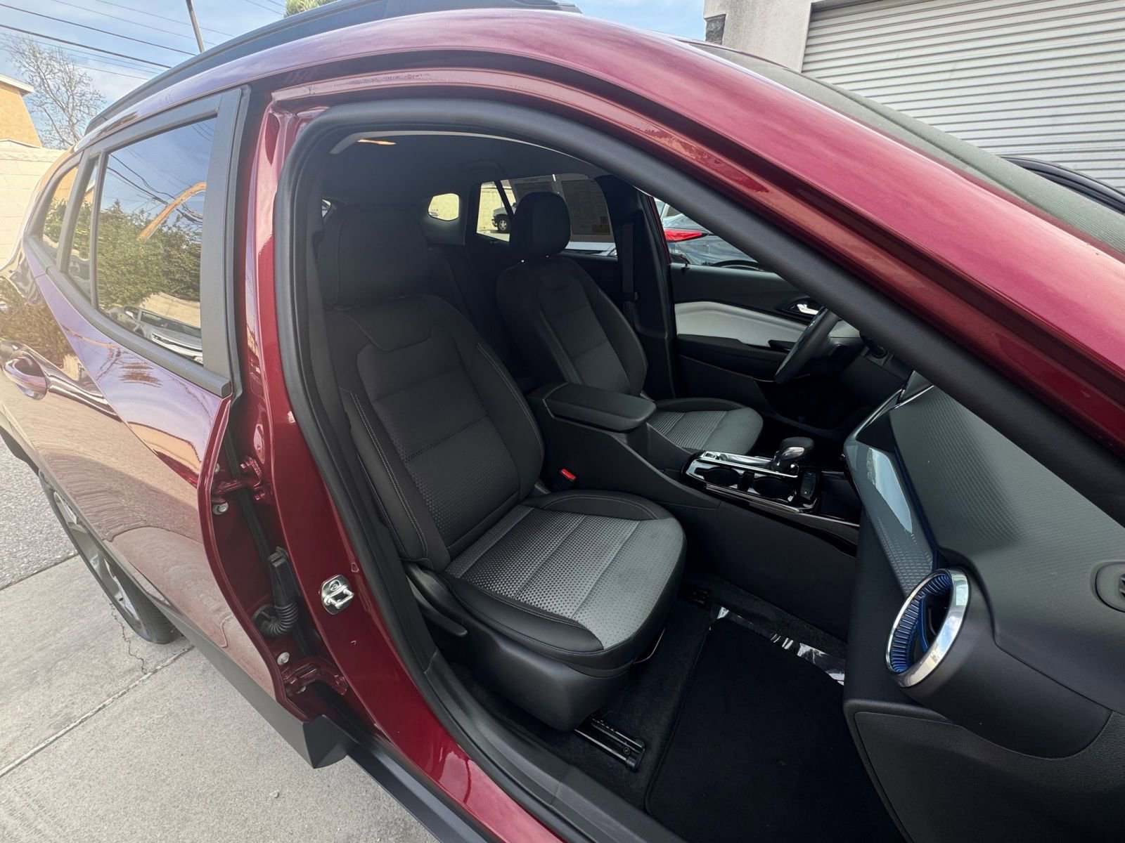 Thumbnail: 2025 Chevrolet Trax - 35