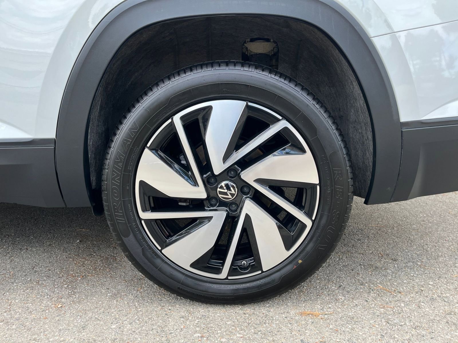 Thumbnail: 2025 Volkswagen Atlas - 31