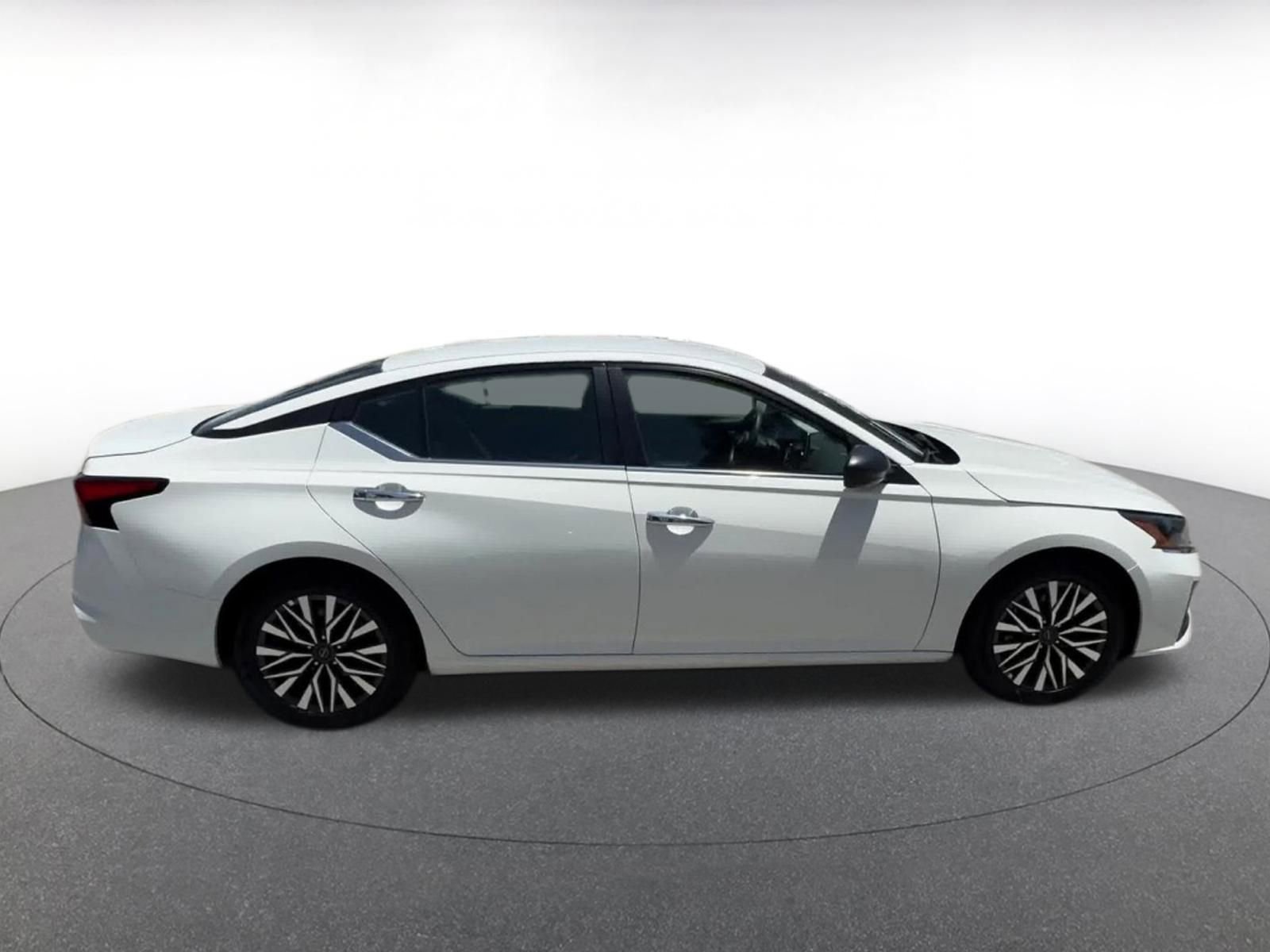 Thumbnail: 2025 Nissan Altima - 16
