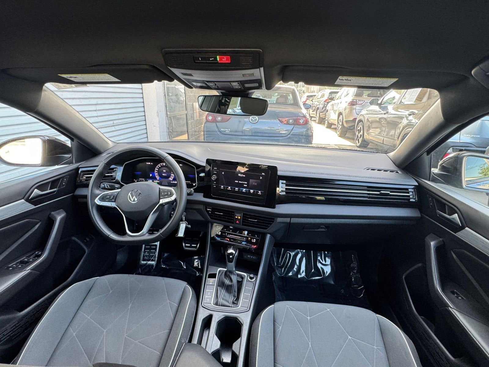 Thumbnail: 2025 Volkswagen Jetta - 31