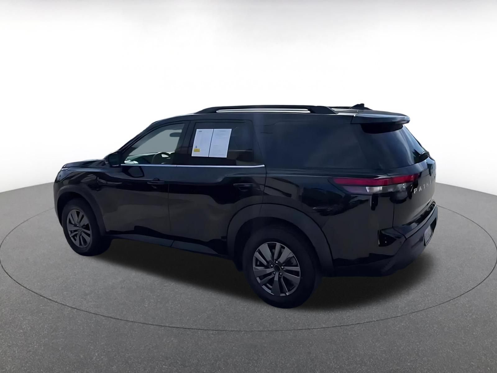 Thumbnail: 2025 Nissan Pathfinder - 10