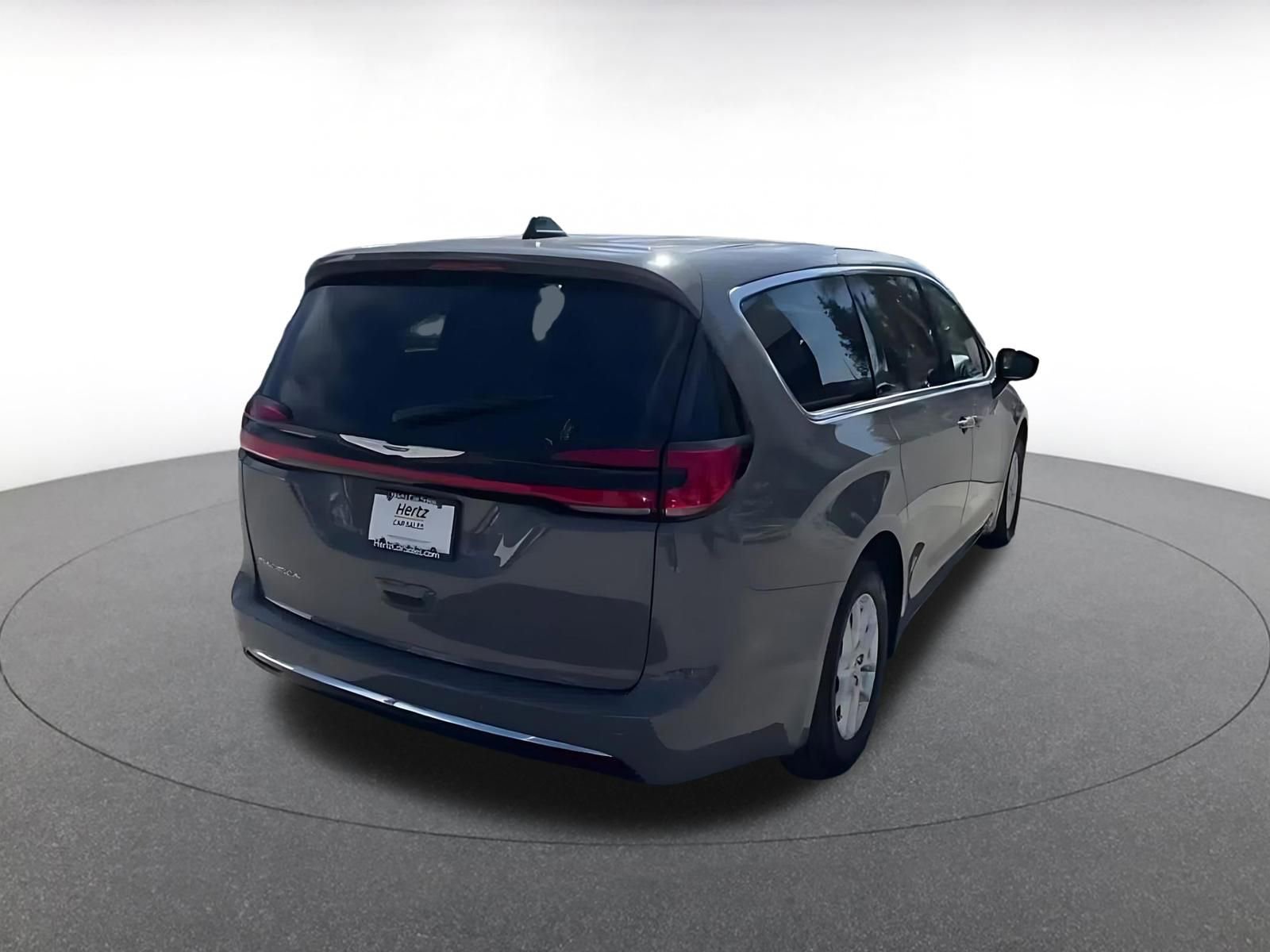 Thumbnail: 2025 Chrysler Pacifica - 14