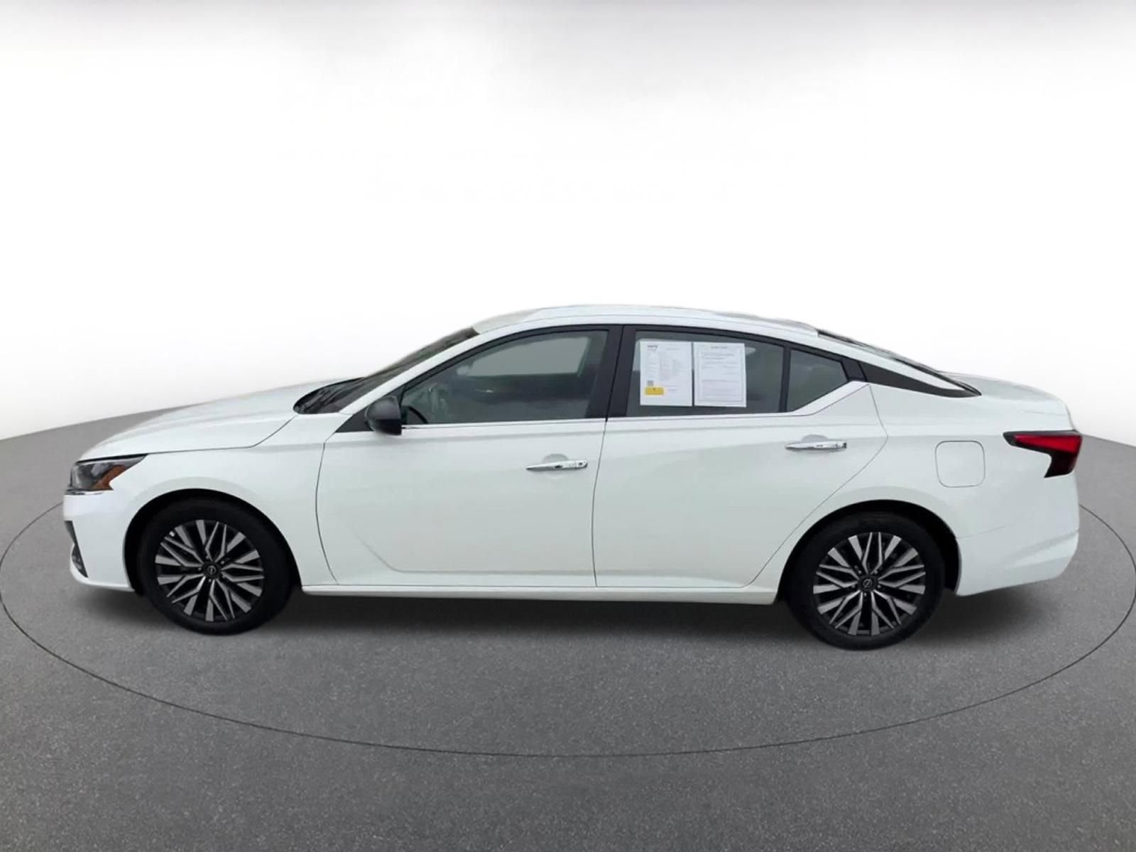 Thumbnail: 2025 Nissan Altima - 10