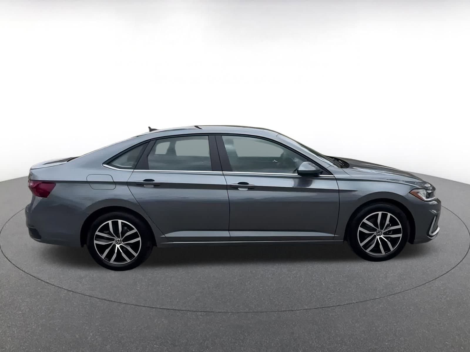 Thumbnail: 2025 Volkswagen Jetta - 16