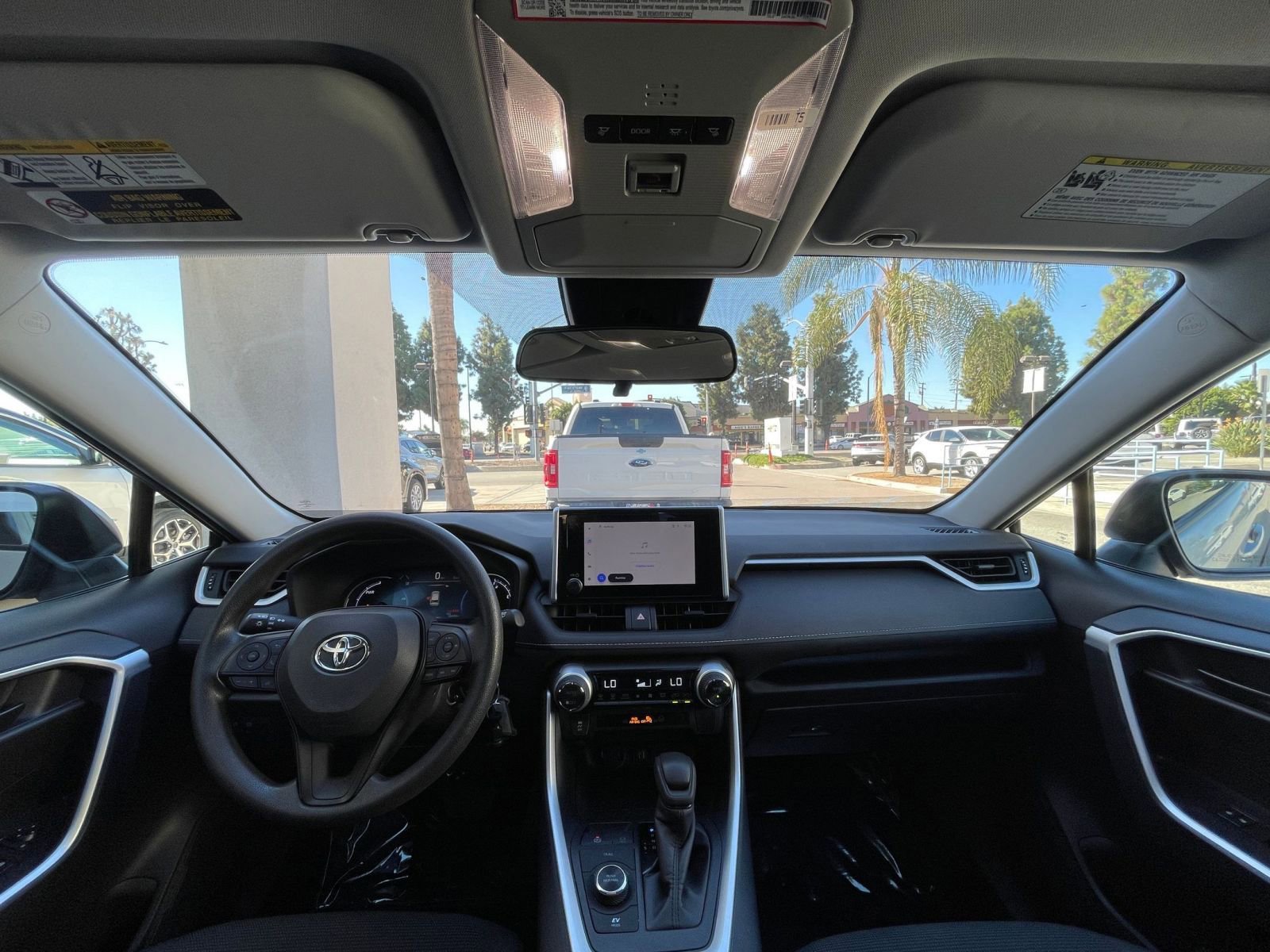 Thumbnail: 2025 Toyota RAV4 - 33