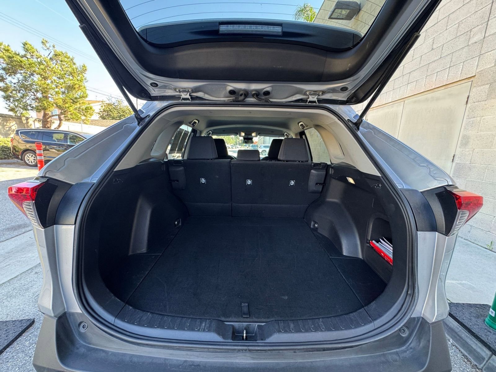 Thumbnail: 2025 Toyota RAV4 - 30