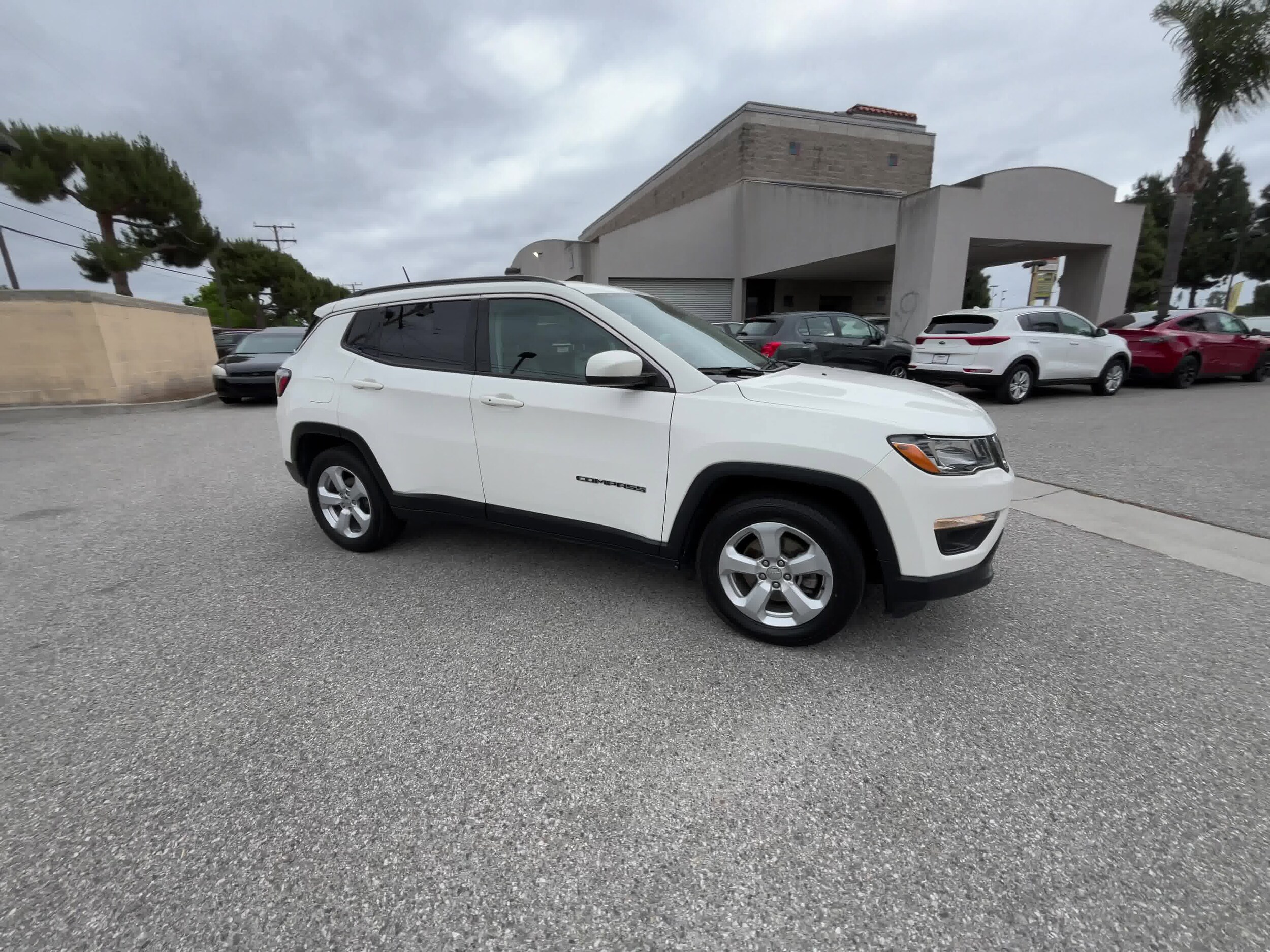 Certified 2018 Jeep Compass Latitude with VIN 3C4NJCBB7JT488998 for sale in Bedford, TX