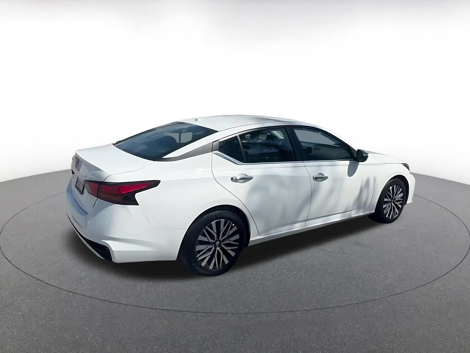 Thumbnail: 2025 Nissan Altima - 15