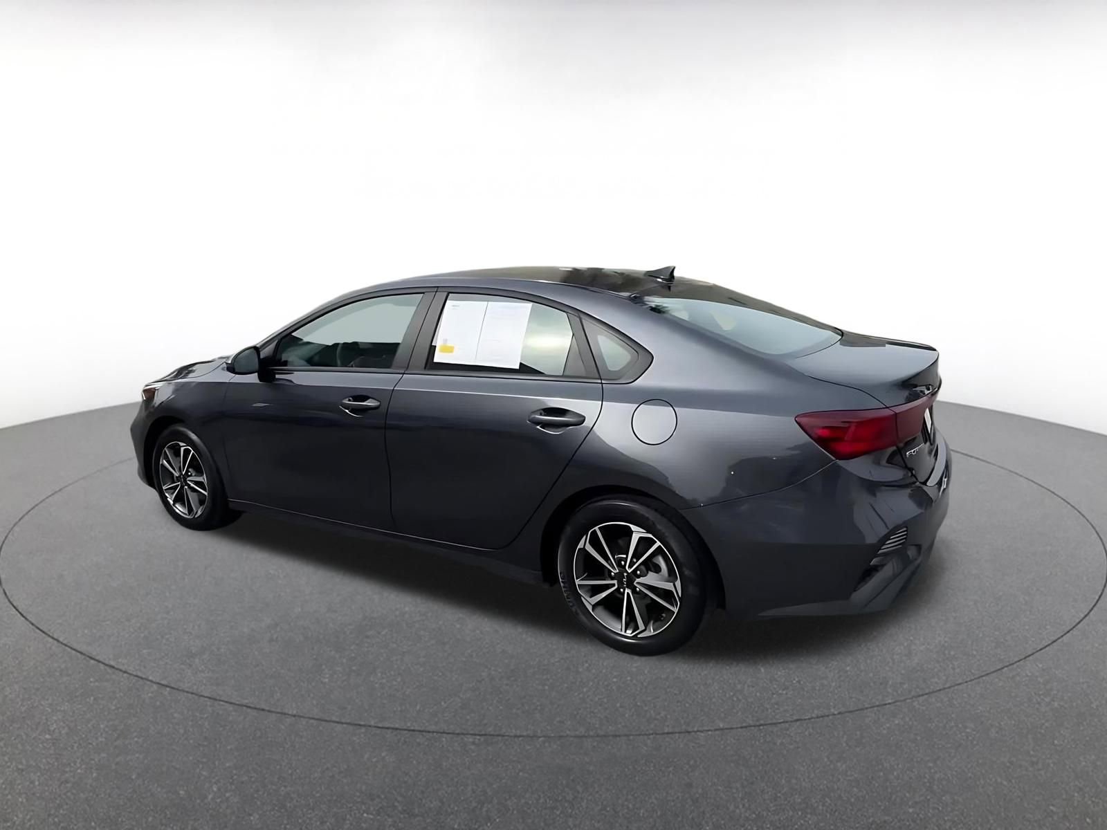 Thumbnail: 2023 Kia Forte - 10