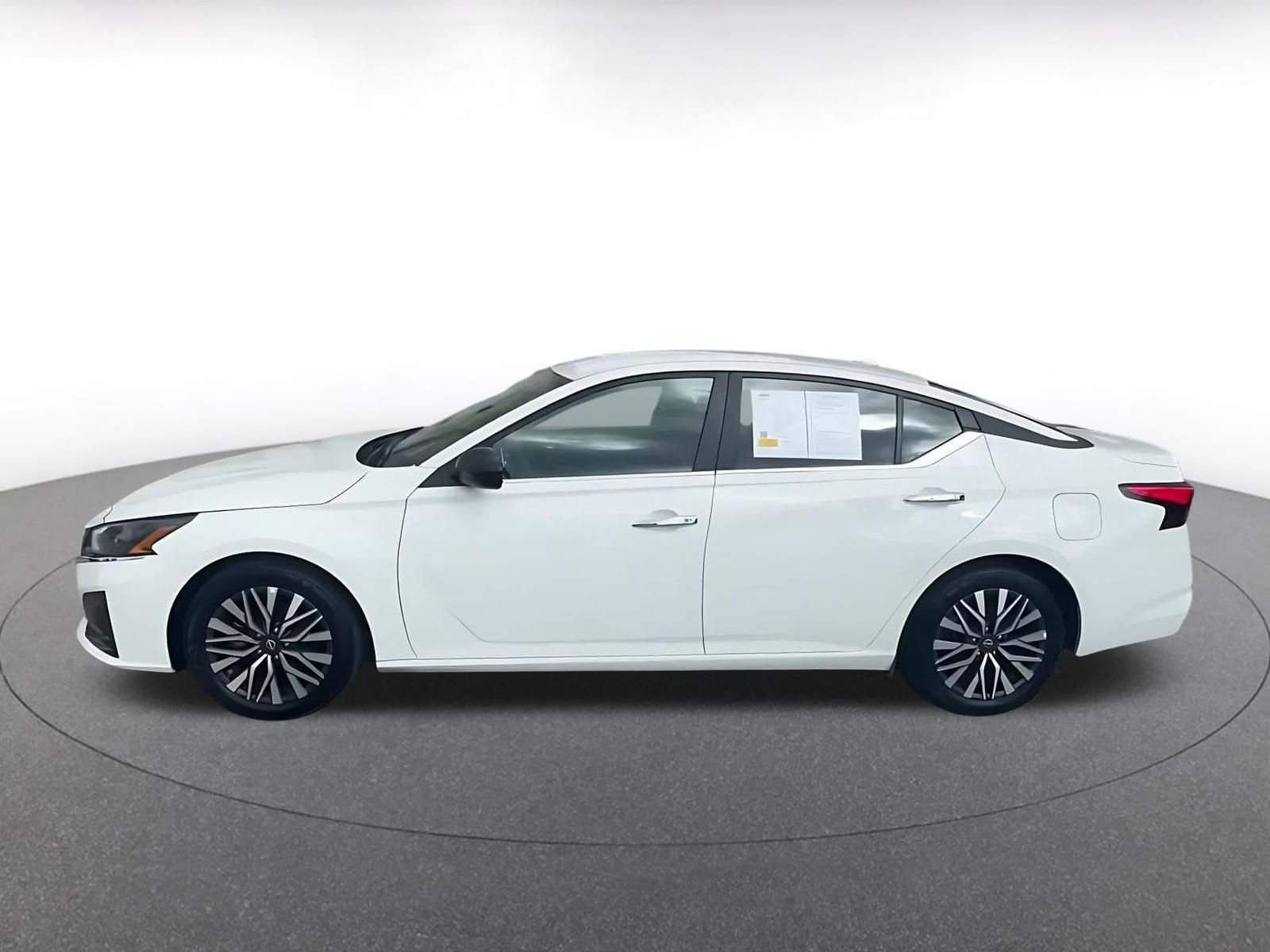 Thumbnail: 2025 Nissan Altima - 10