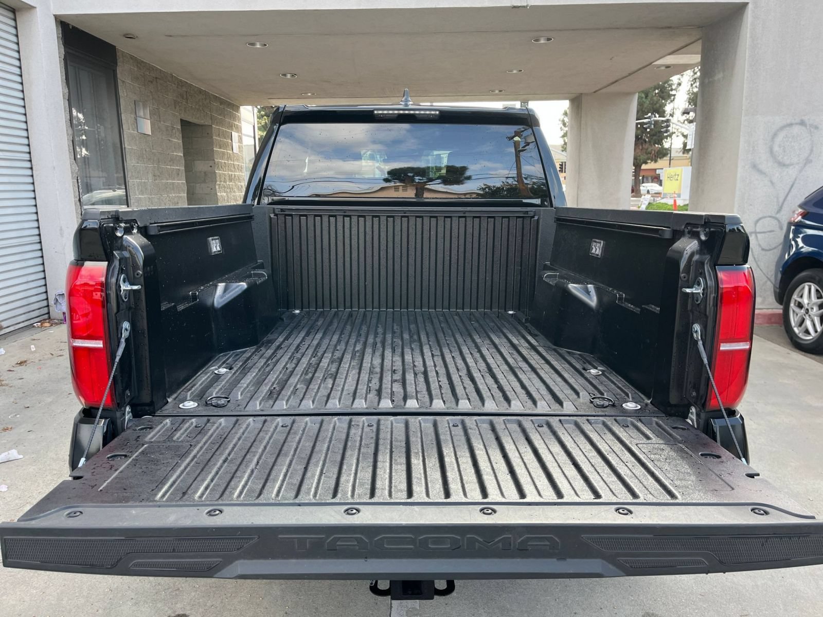 Thumbnail: 2025 Toyota Tacoma - 32