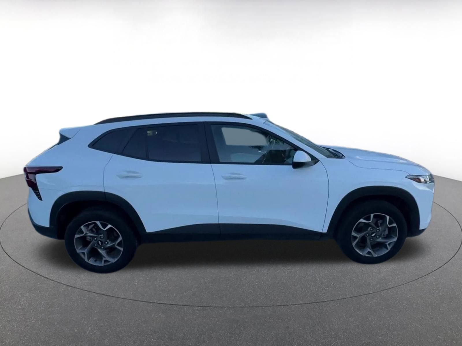 Thumbnail: 2025 Chevrolet Trax - 16