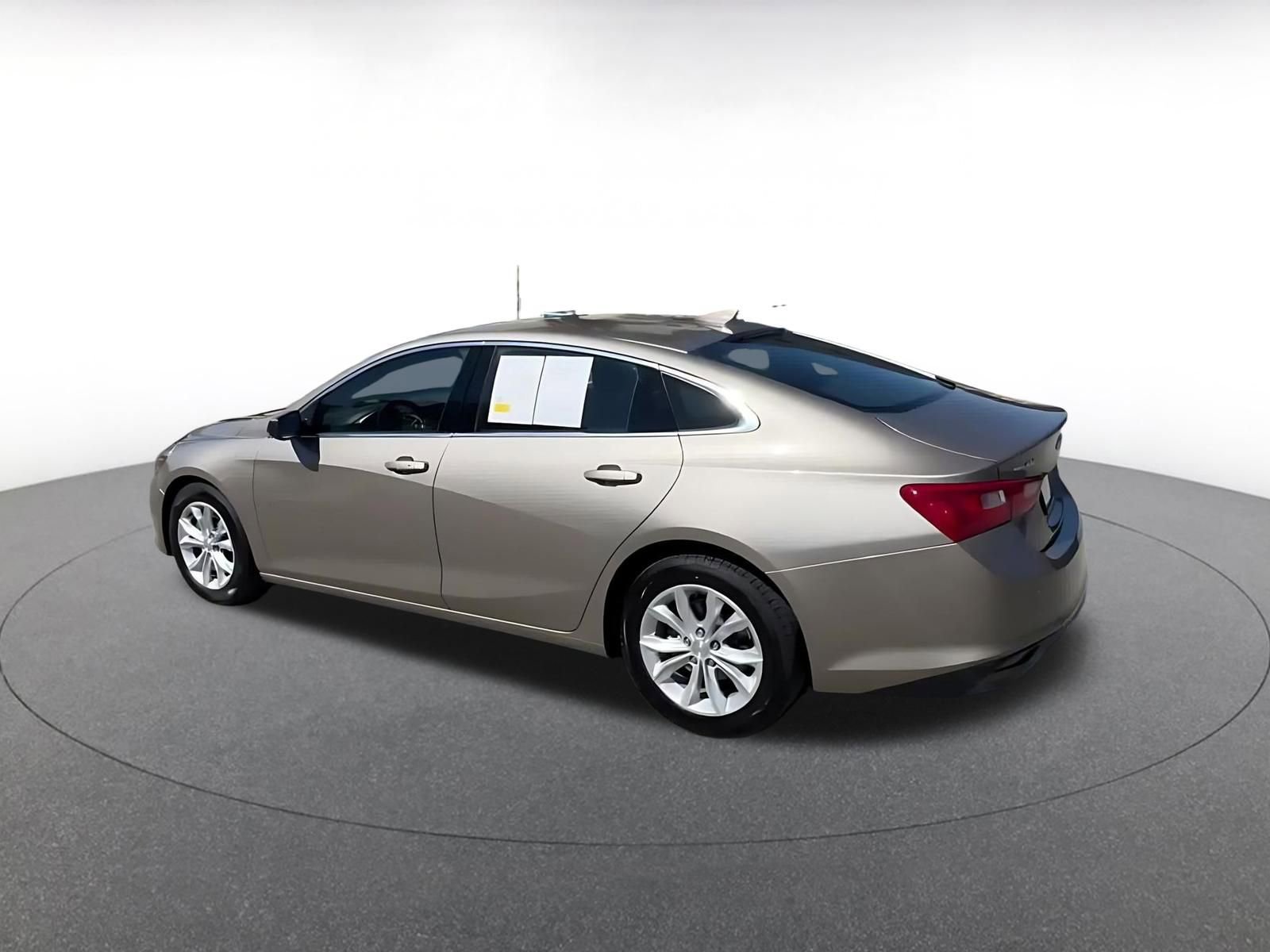 Thumbnail: 2024 Chevrolet Malibu - 10