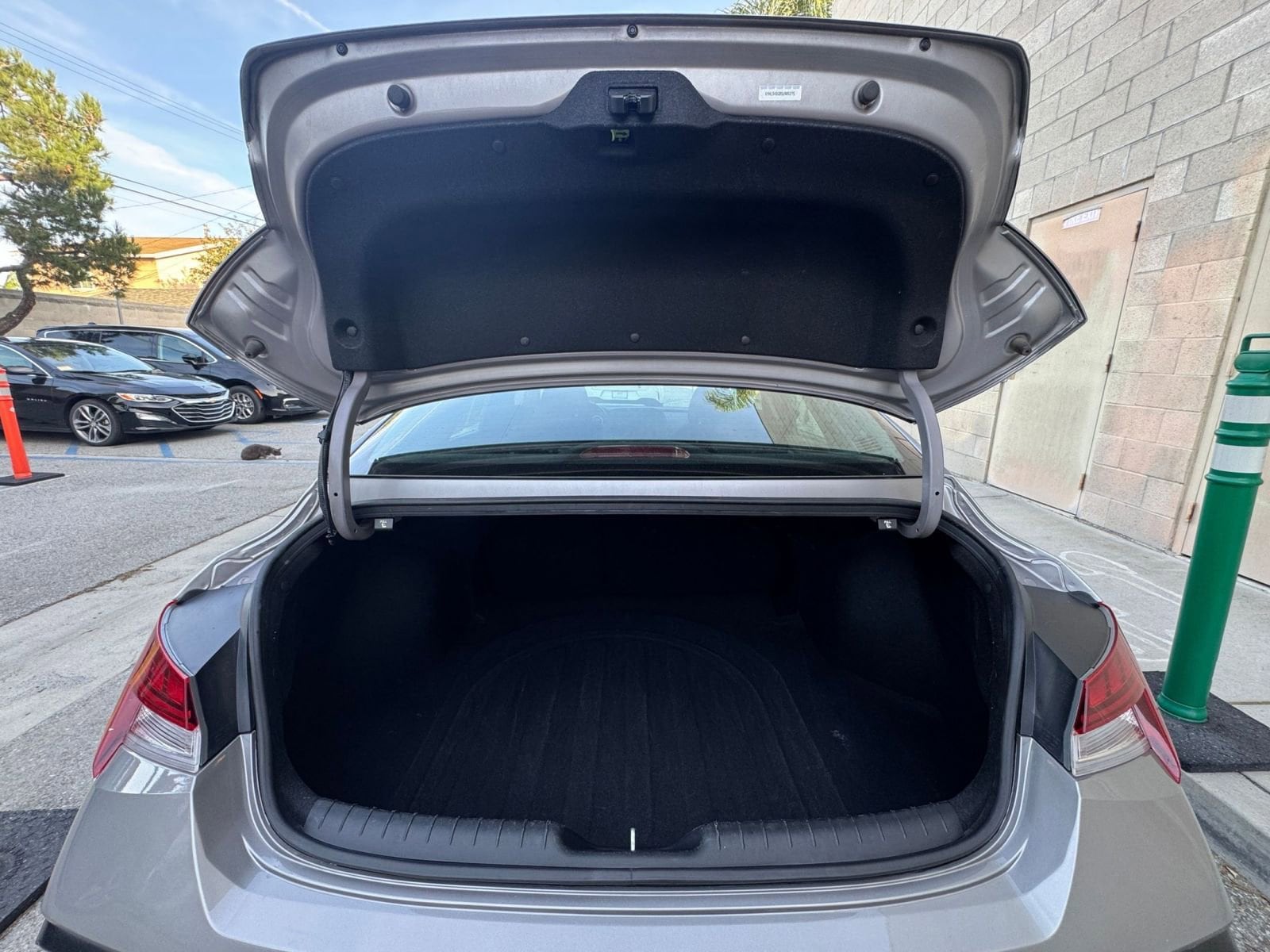 Thumbnail: 2025 Hyundai Elantra - 33