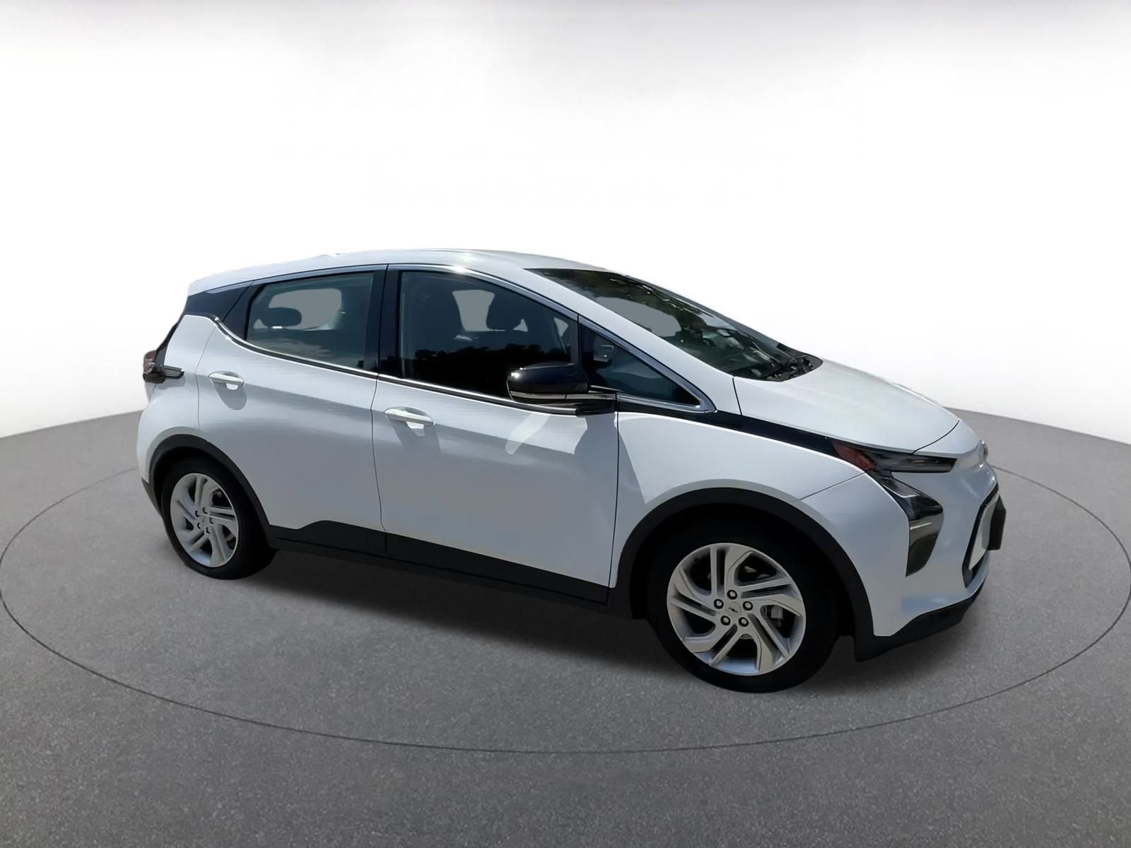 Thumbnail: 2023 Chevrolet Bolt EV - 2