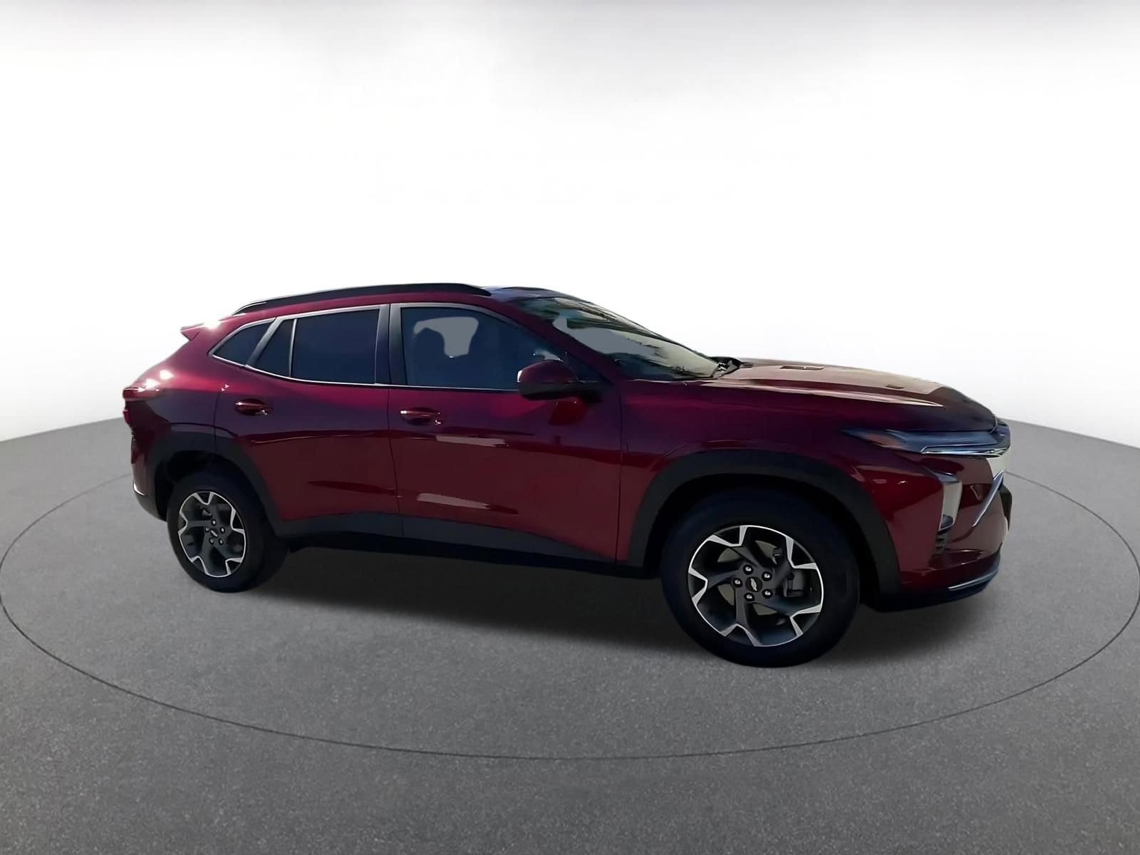 Thumbnail: 2025 Chevrolet Trax - 2