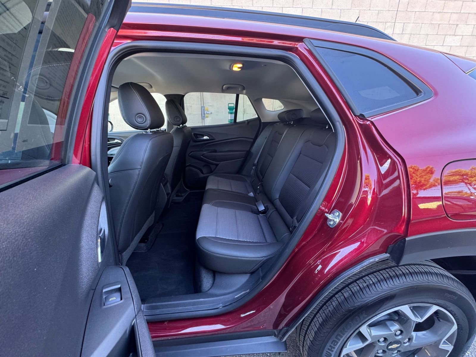 Thumbnail: 2025 Chevrolet Trax - 25