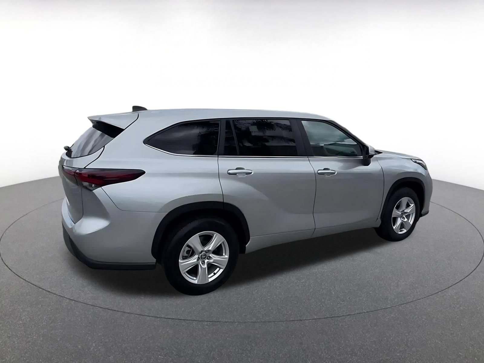 Thumbnail: 2025 Toyota Highlander - 11