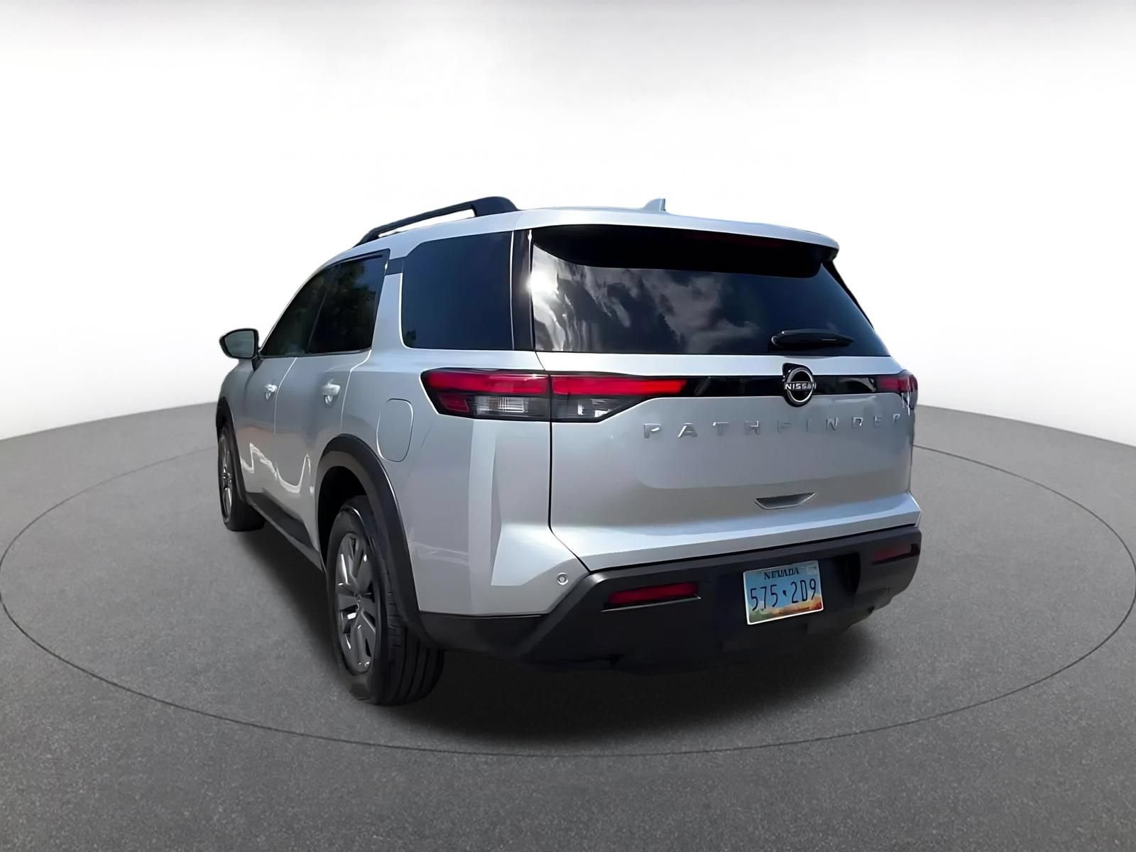 Thumbnail: 2025 Nissan Pathfinder - 11