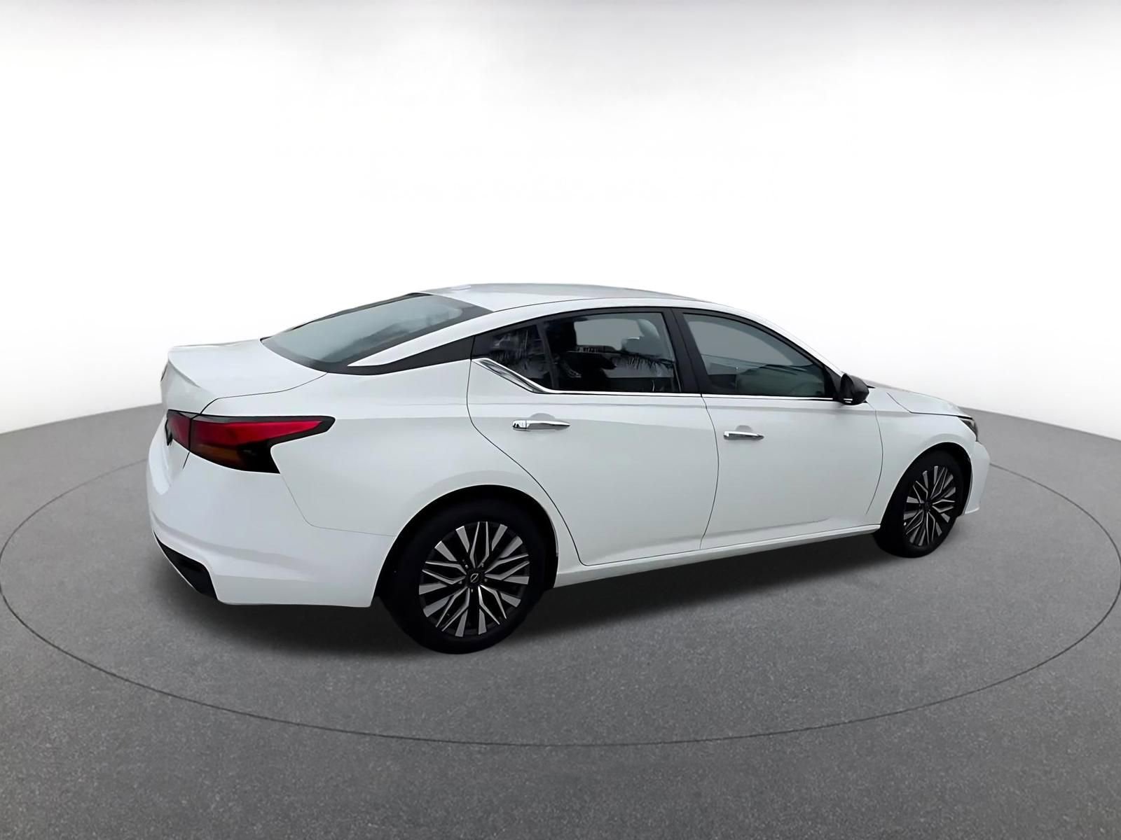 Thumbnail: 2025 Nissan Altima - 15