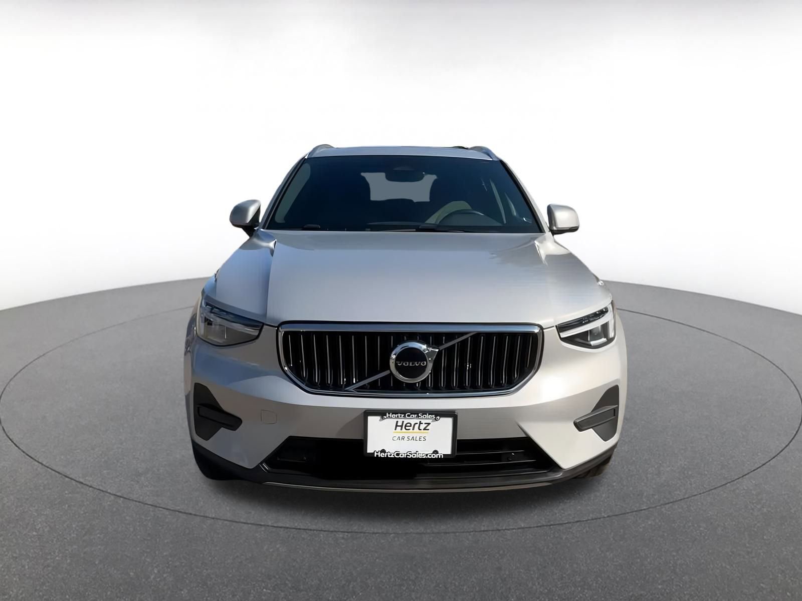 Thumbnail: 2024 Volvo XC40 - 4