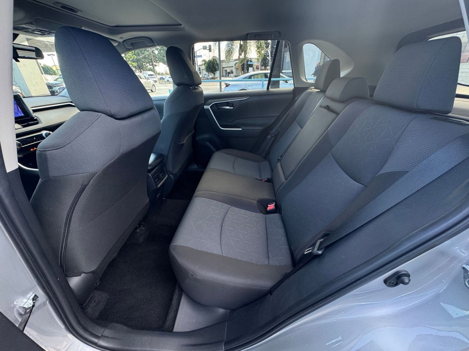 Thumbnail: 2025 Toyota RAV4 - 27