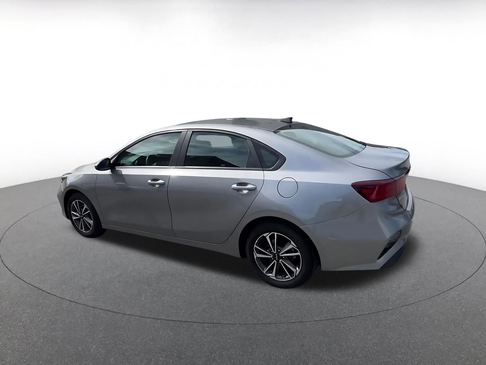 Thumbnail: 2024 Kia Forte - 10