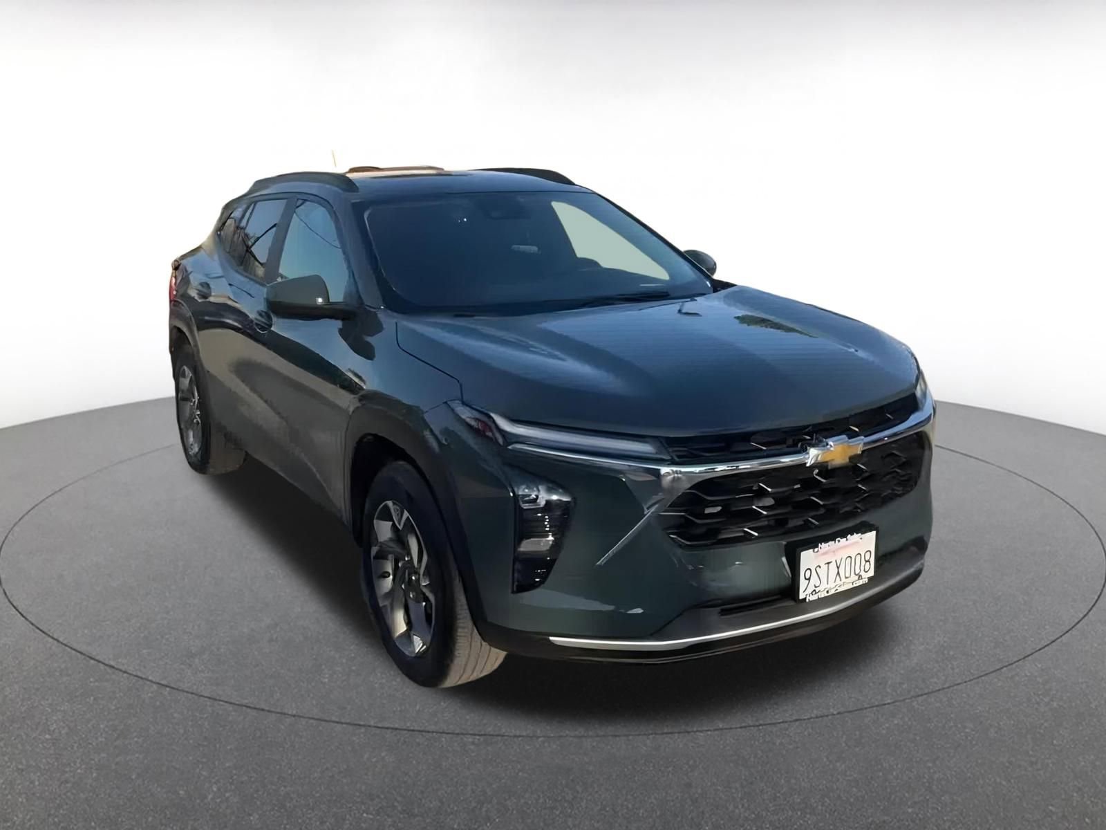 Thumbnail: 2025 Chevrolet Trax - 3