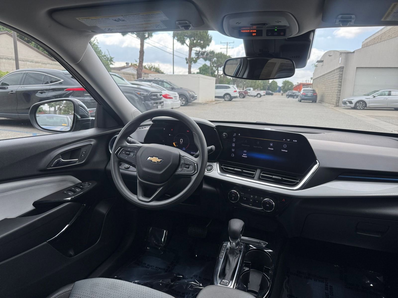 Thumbnail: 2025 Chevrolet Trax - 34