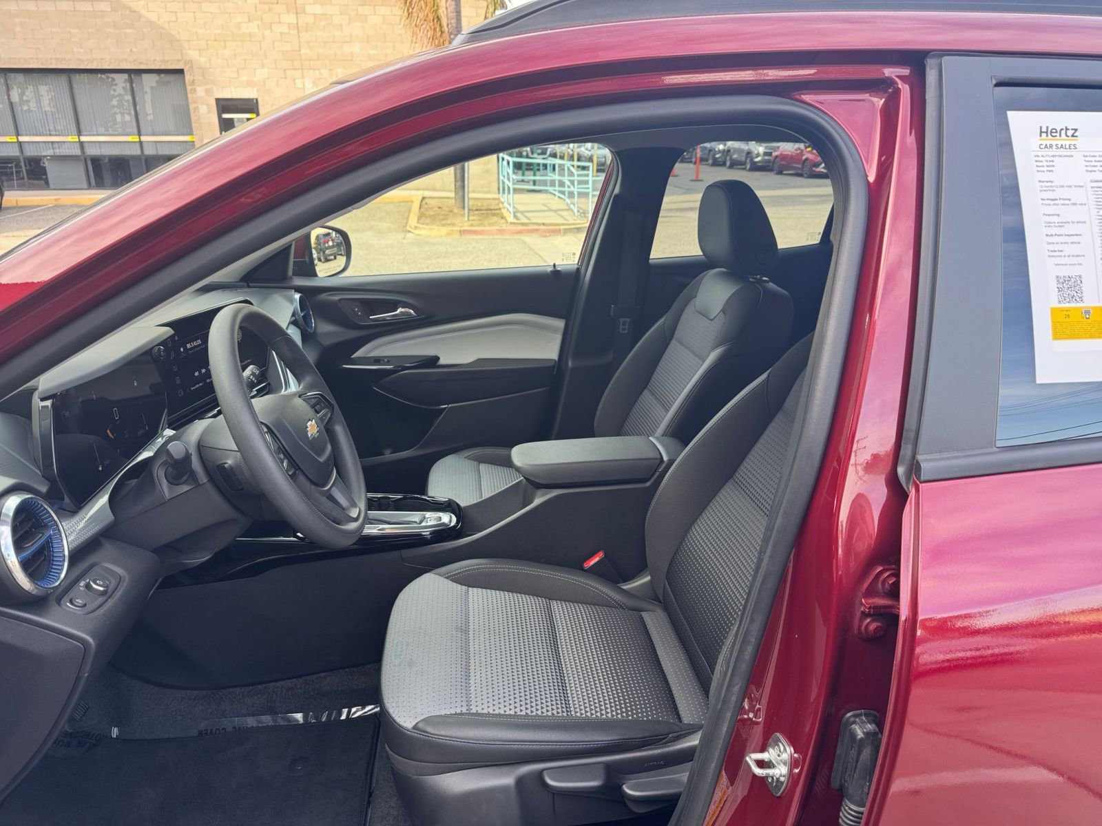 Thumbnail: 2025 Chevrolet Trax - 25