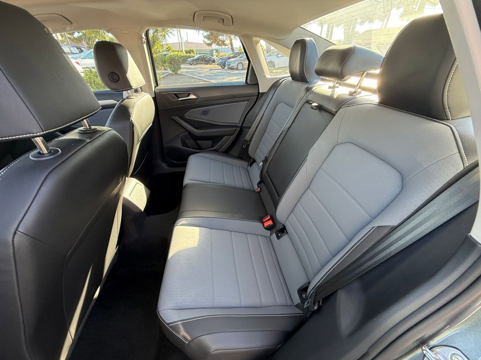 Thumbnail: 2025 Volkswagen Jetta - 22