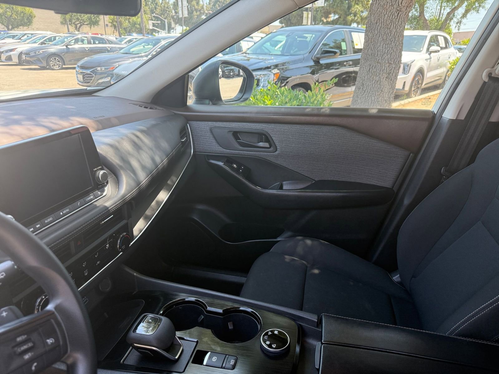 Thumbnail: 2023 Nissan Rogue - 30